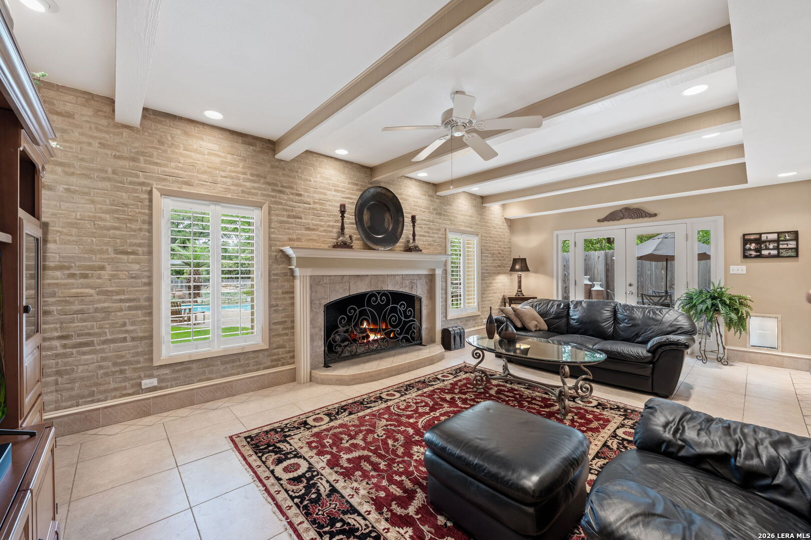207 E SUNSET RD