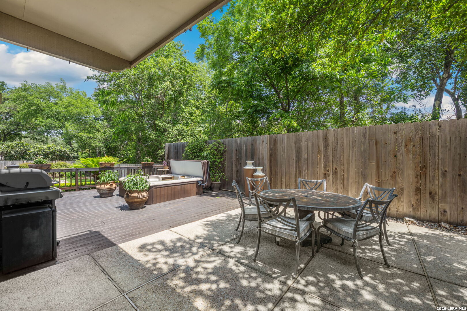 207 E SUNSET RD