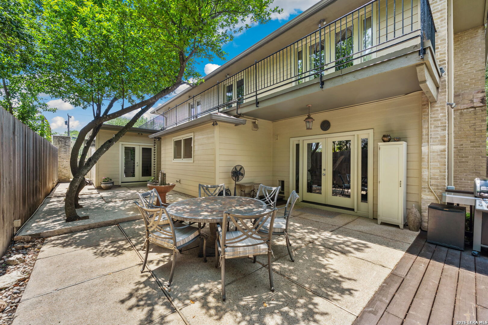 207 E SUNSET RD
