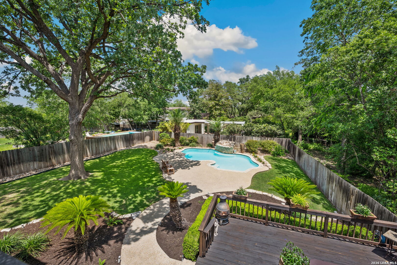207 E SUNSET RD