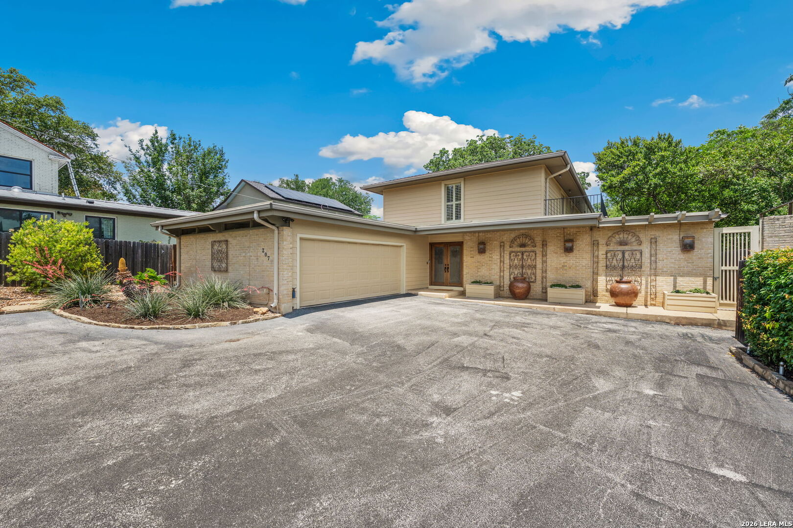 207 E SUNSET RD
