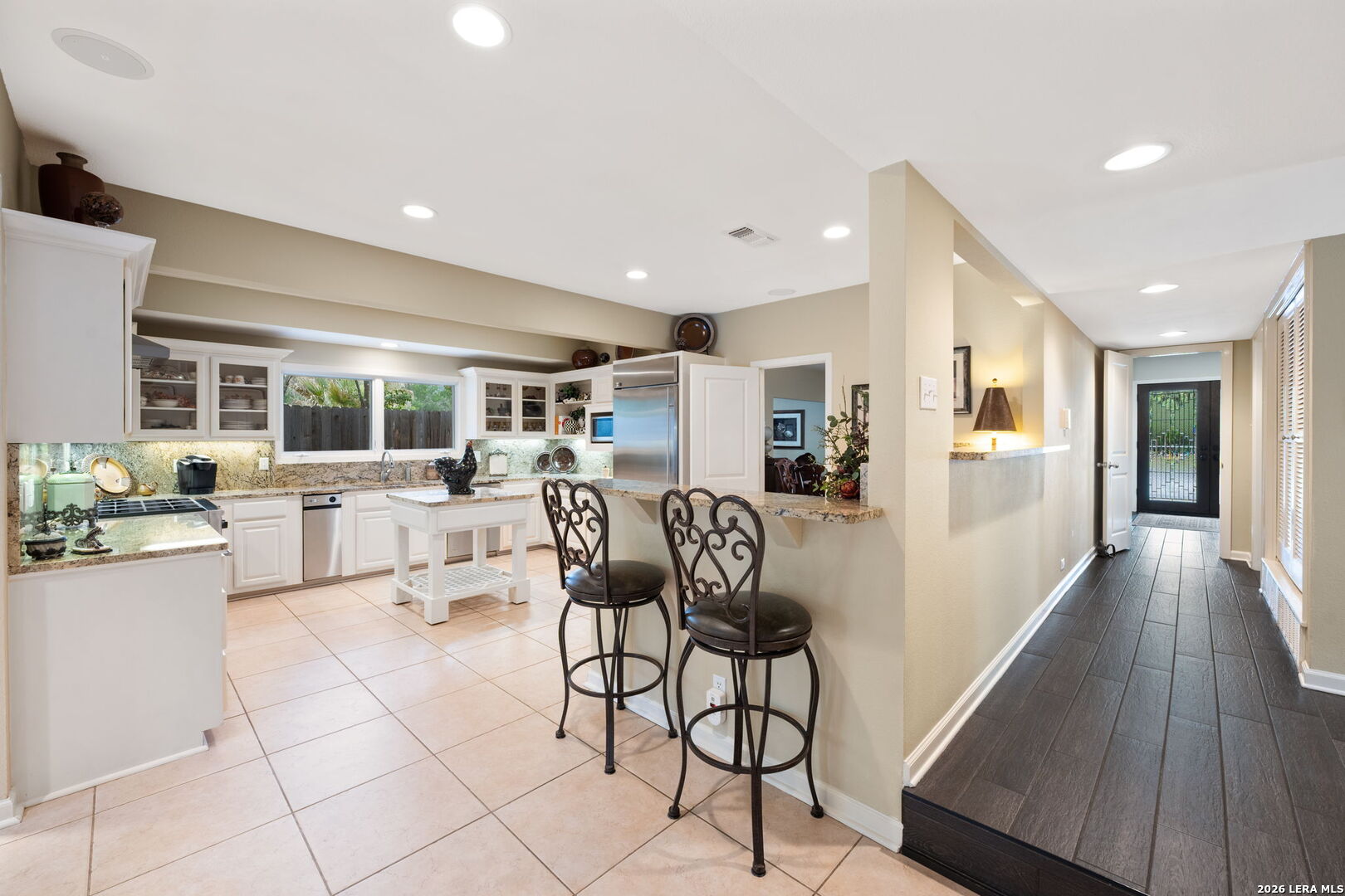 207 E SUNSET RD