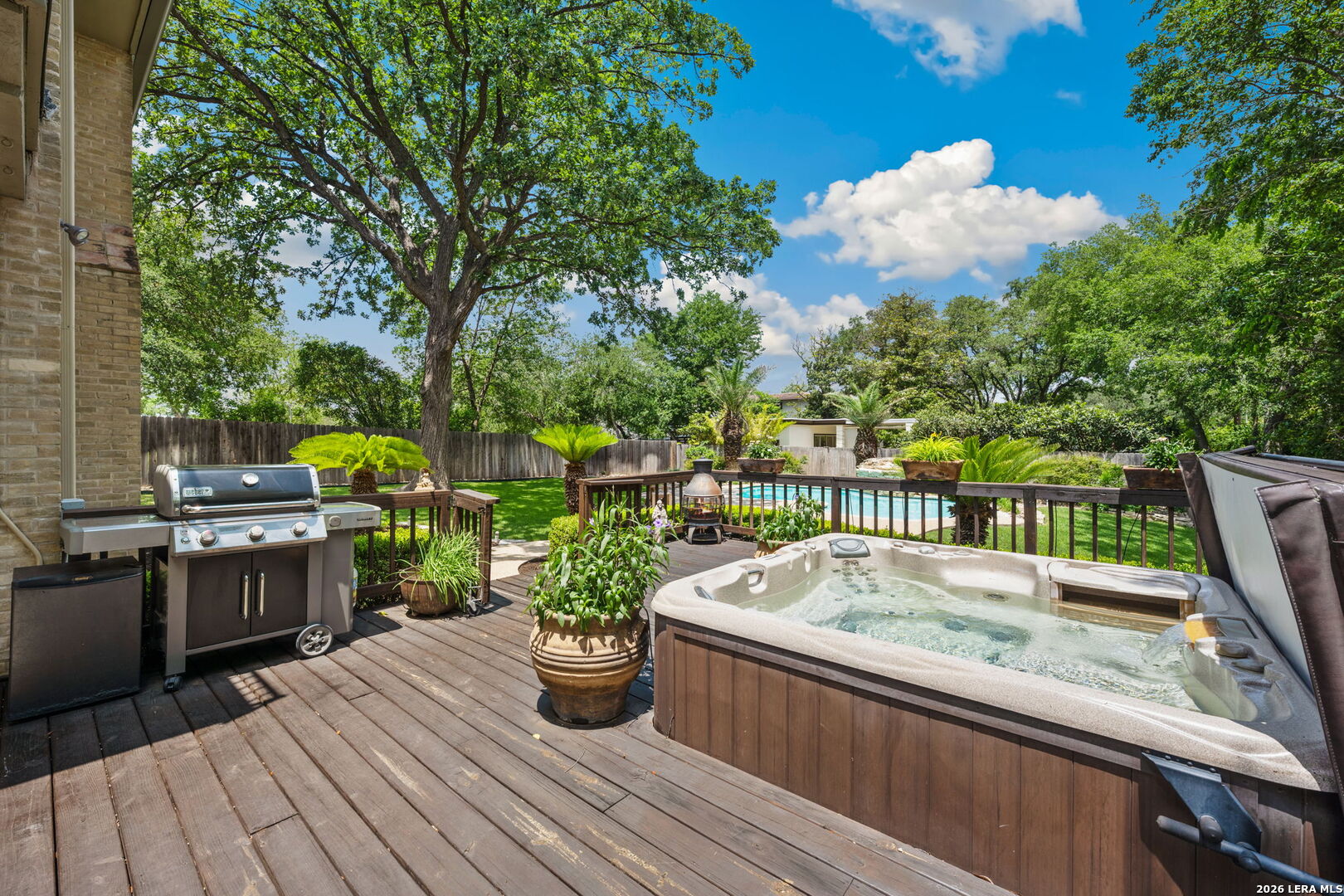 207 E SUNSET RD