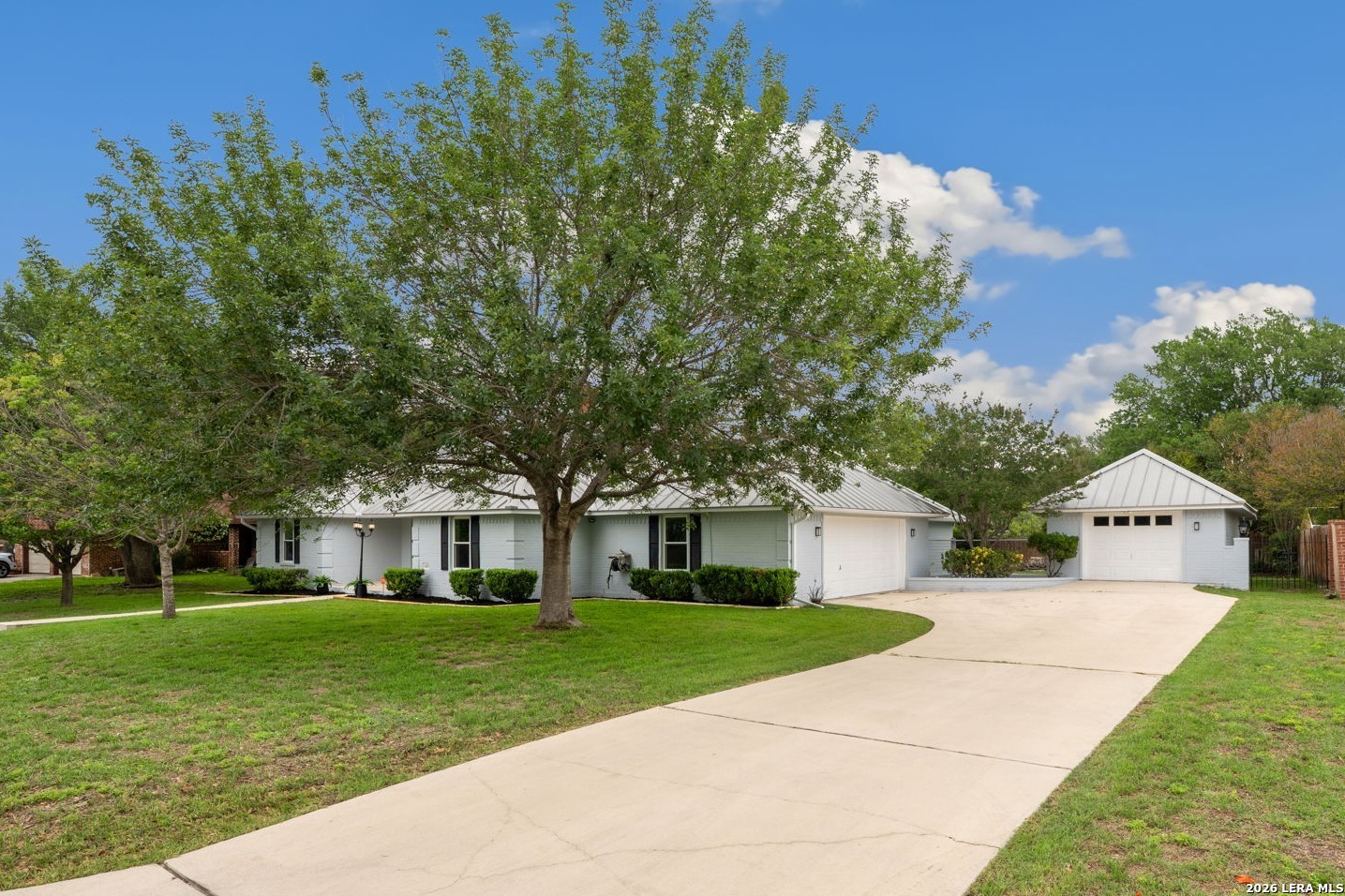 1827 PALACE DR