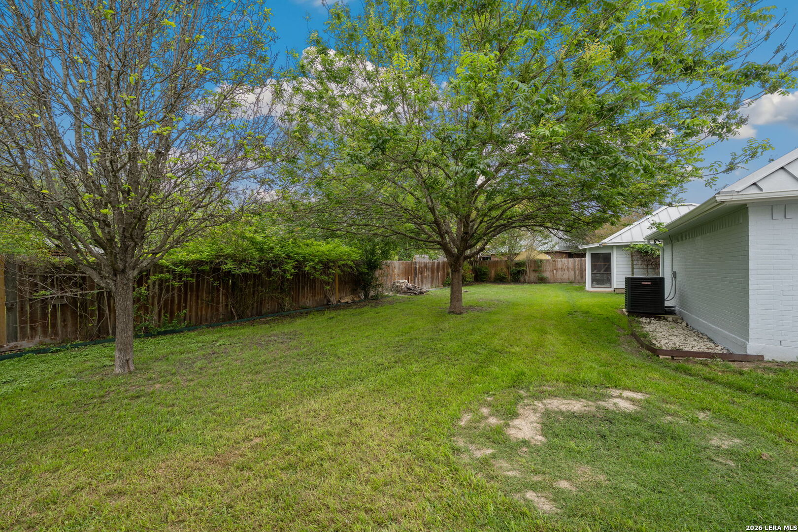 1827 PALACE DR