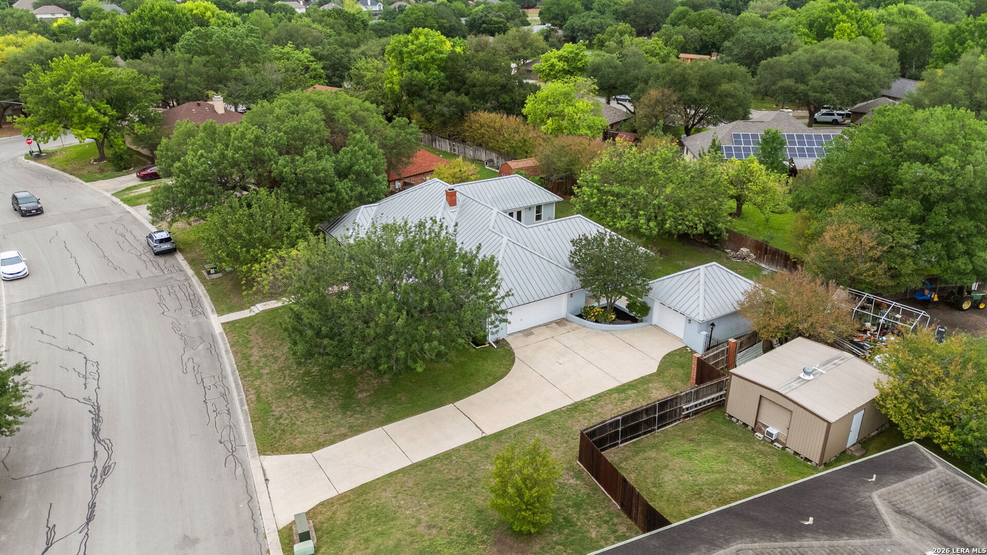 1827 PALACE DR