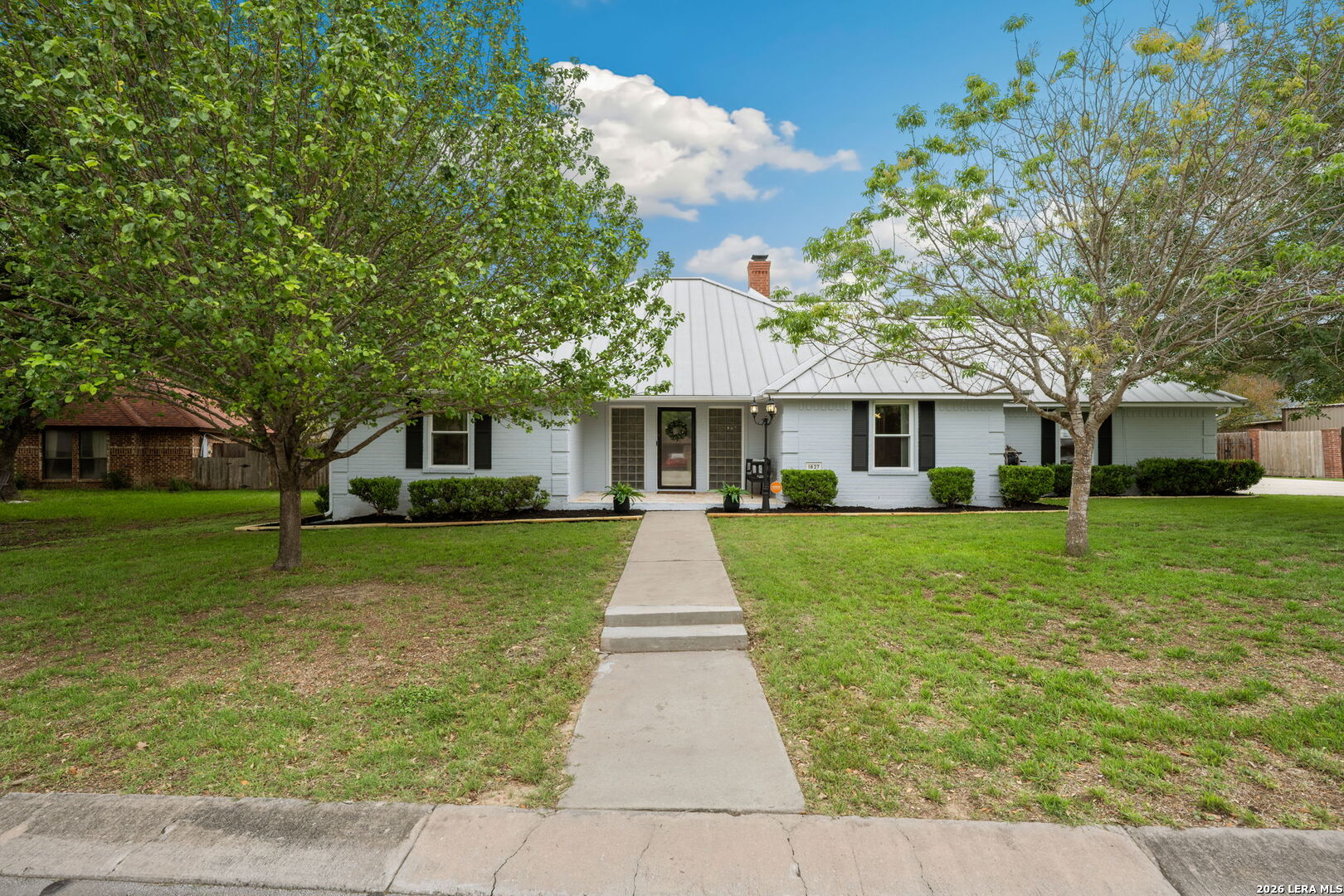 1827 PALACE DR