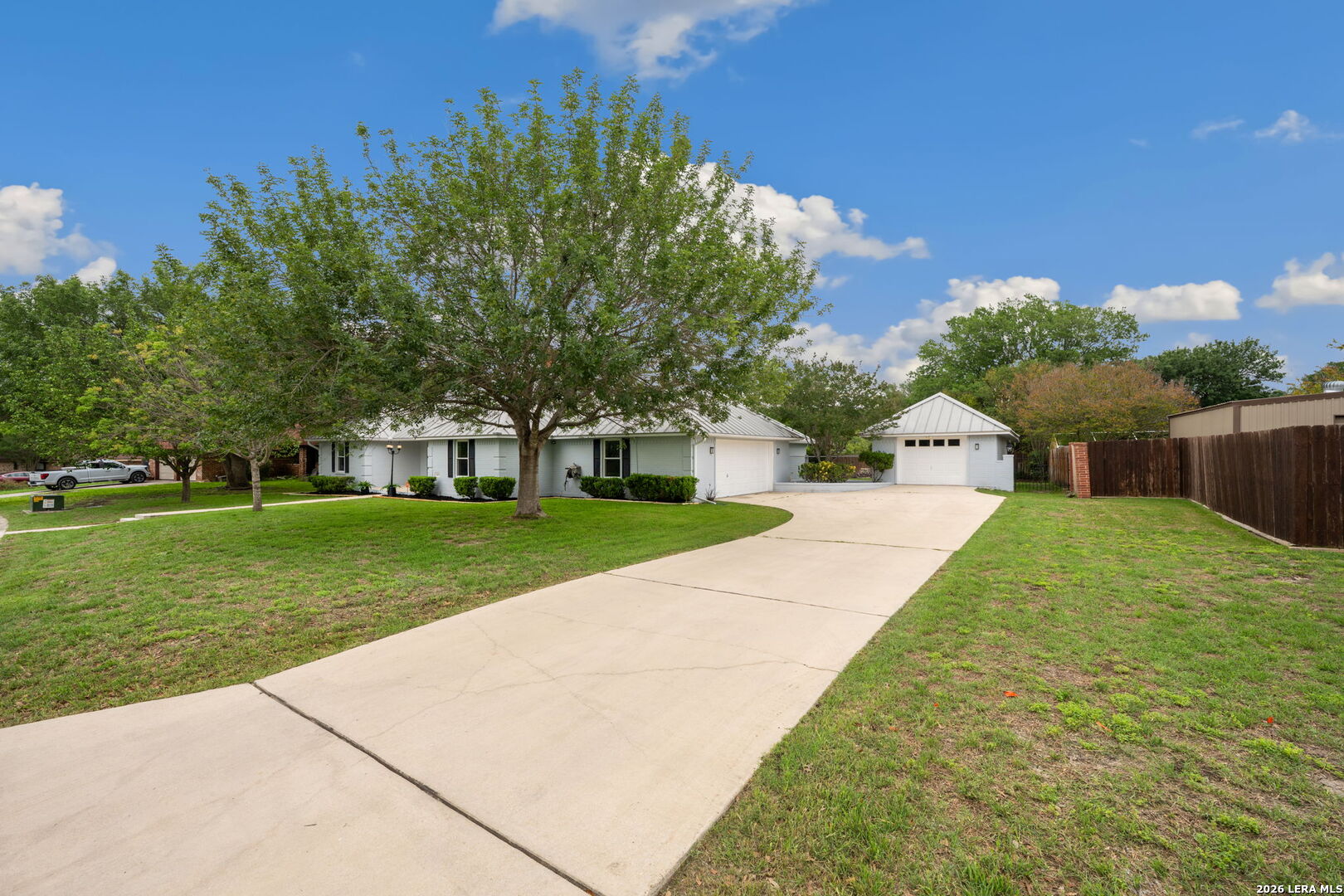 1827 PALACE DR