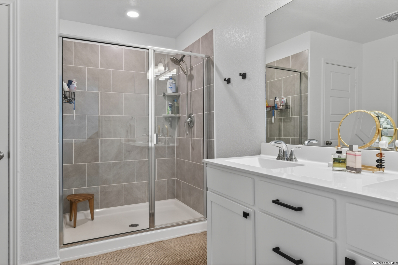 8223 Stoeger Path