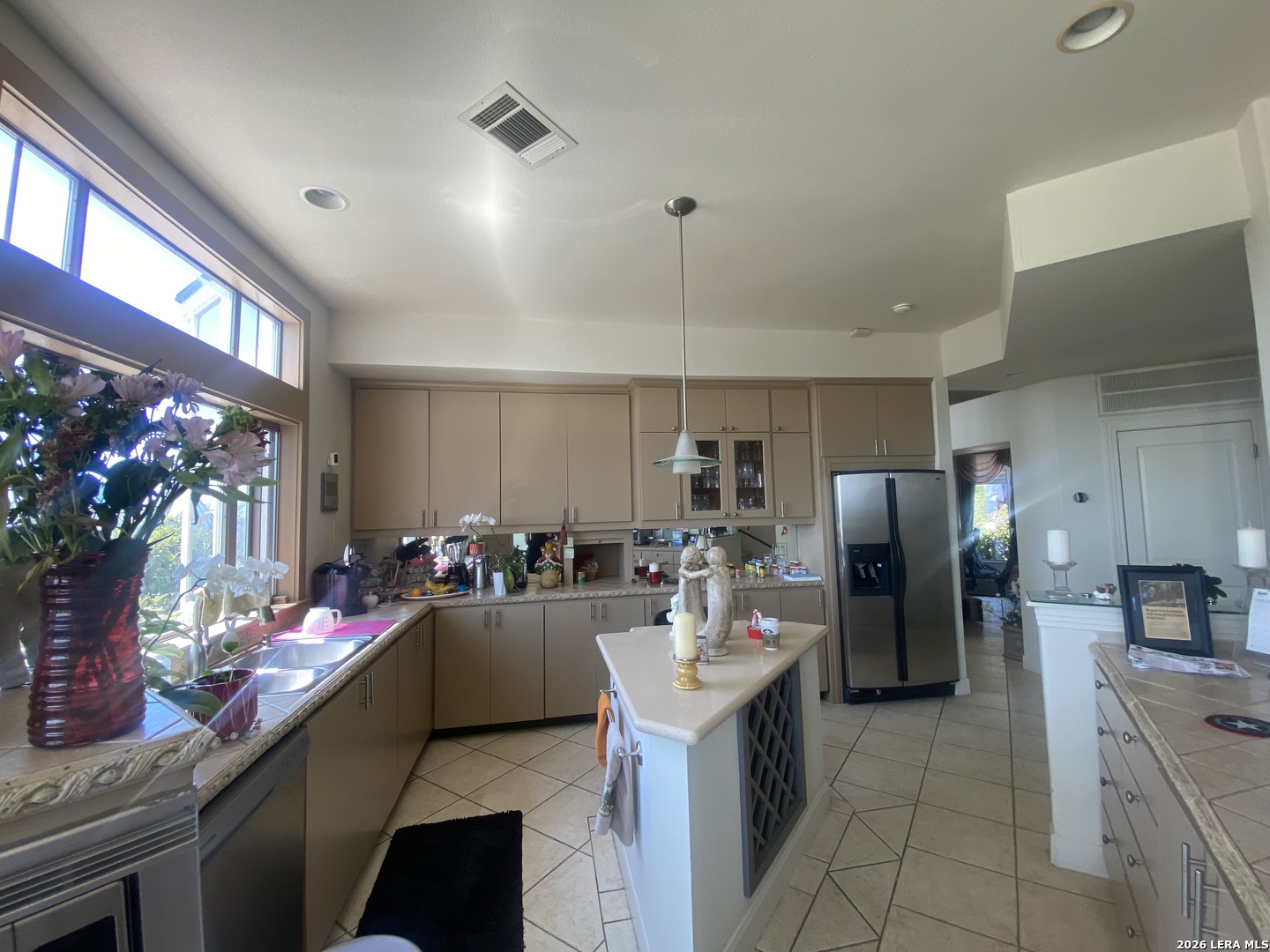 3902 Crestridge
