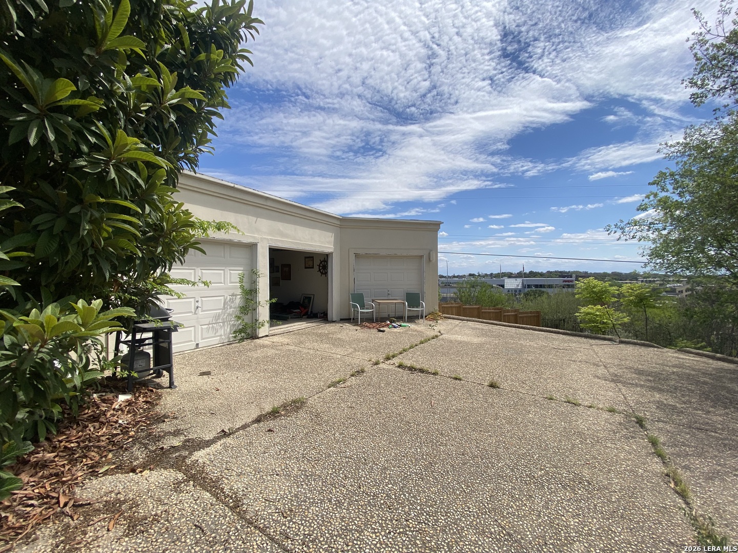 3902 Crestridge