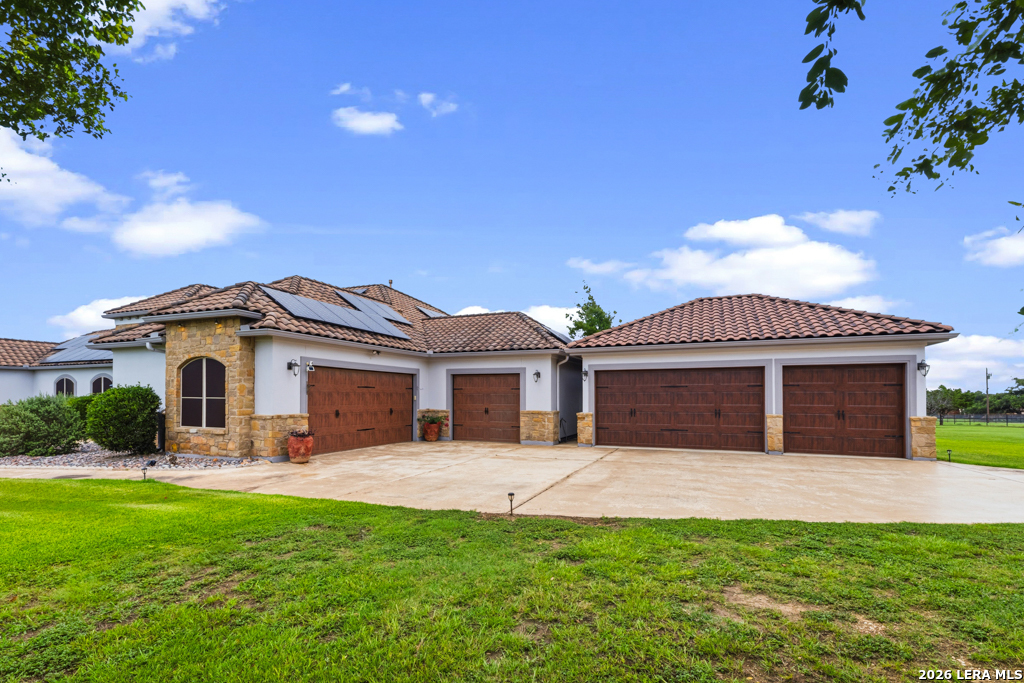 2101 OAK VALLEY DR