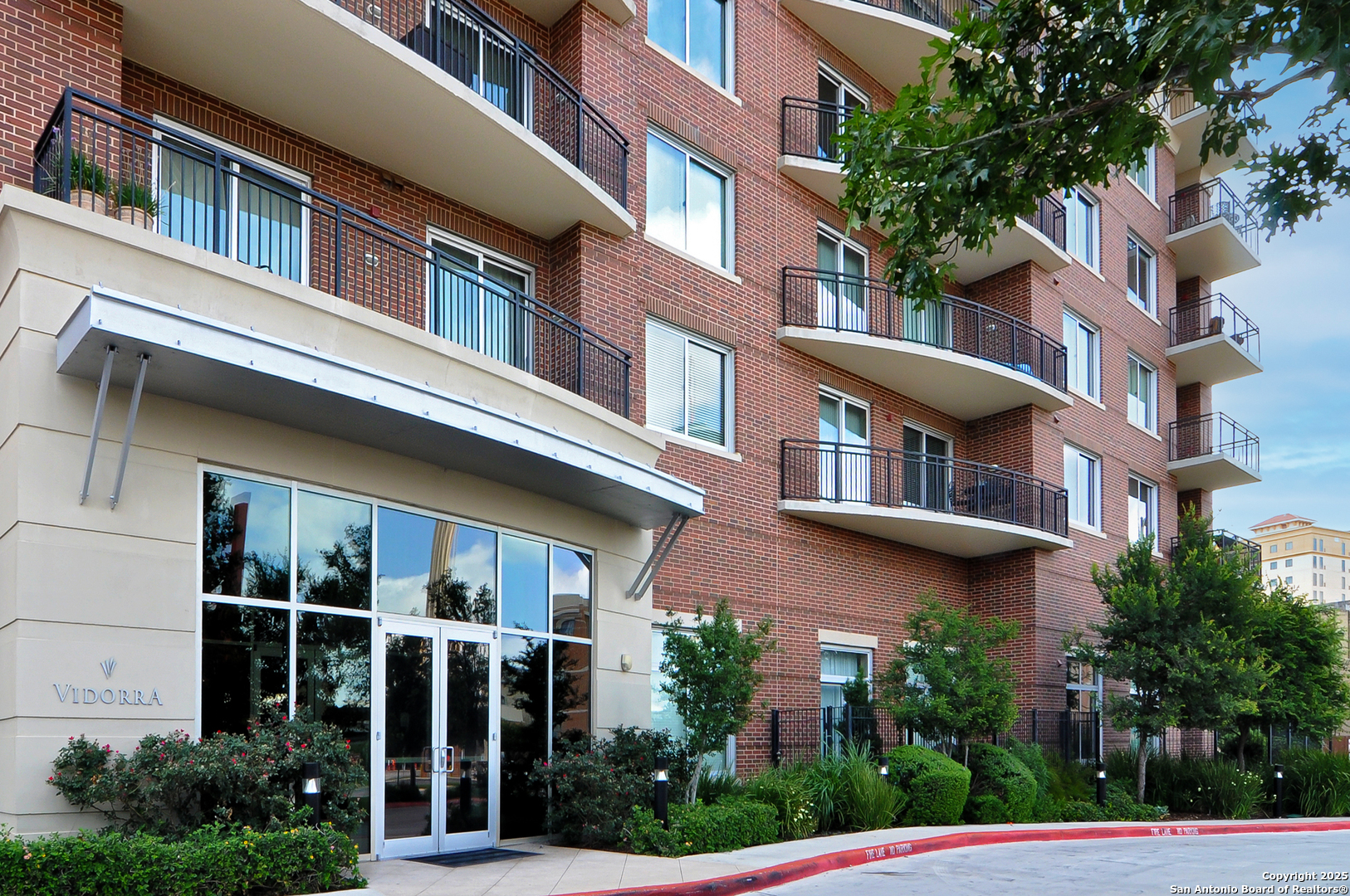 215 N Center St. Unit: 206