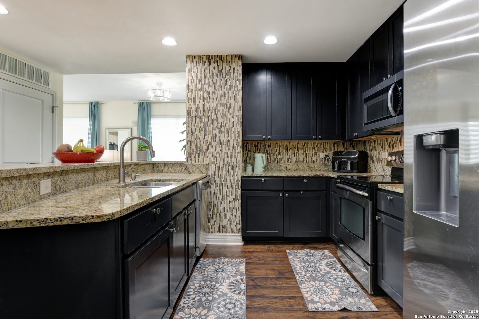 215 N Center St. Unit: 206