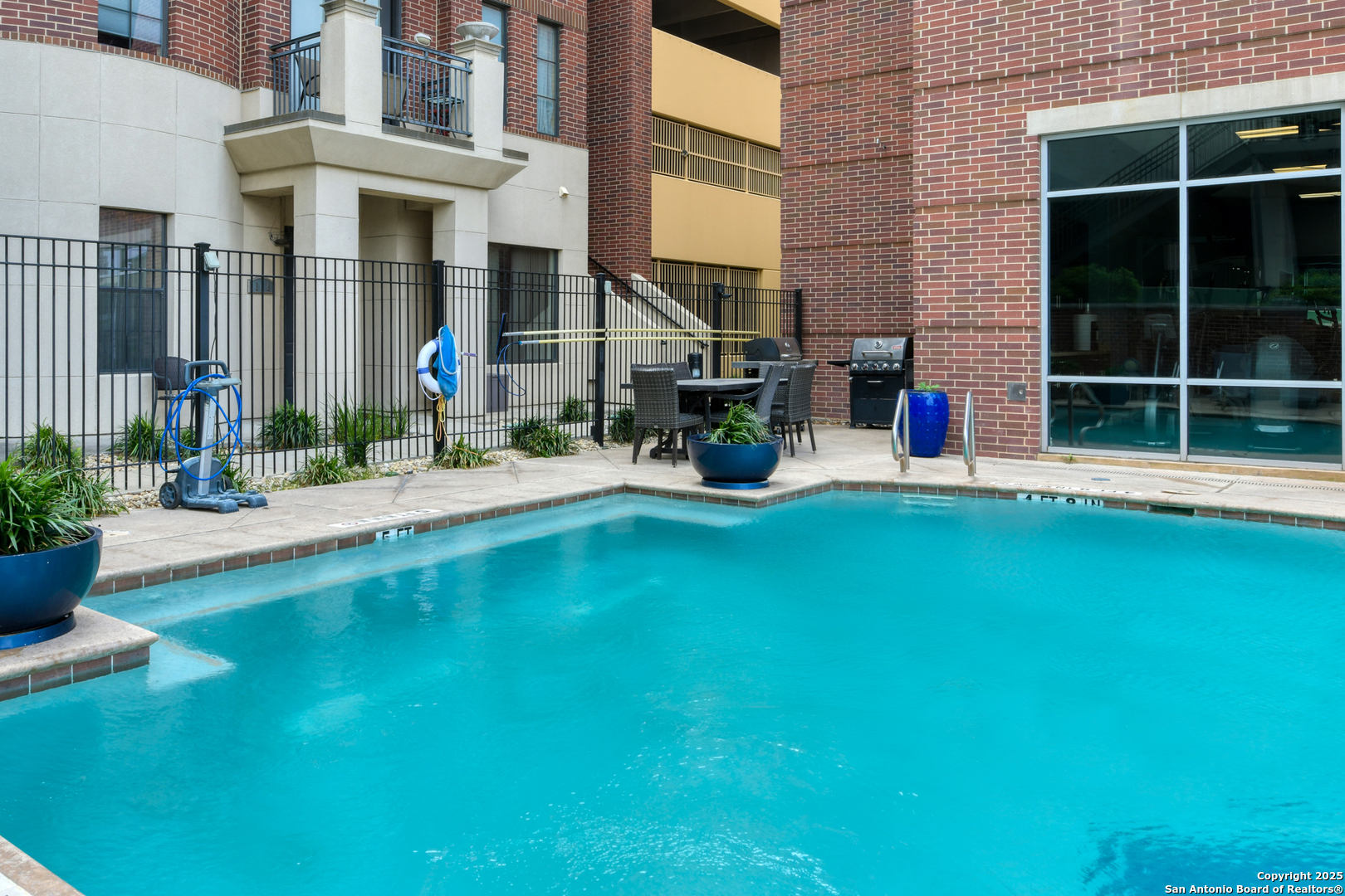 215 N Center St. Unit: 206