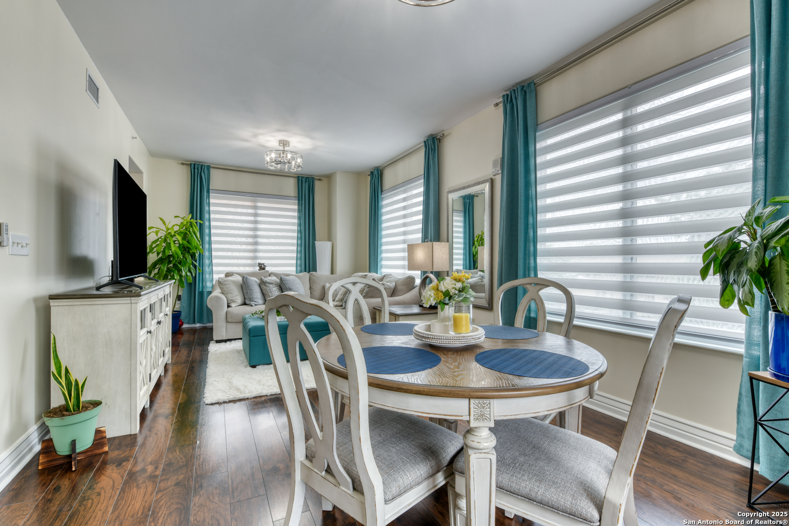 215 N Center St. Unit: 206