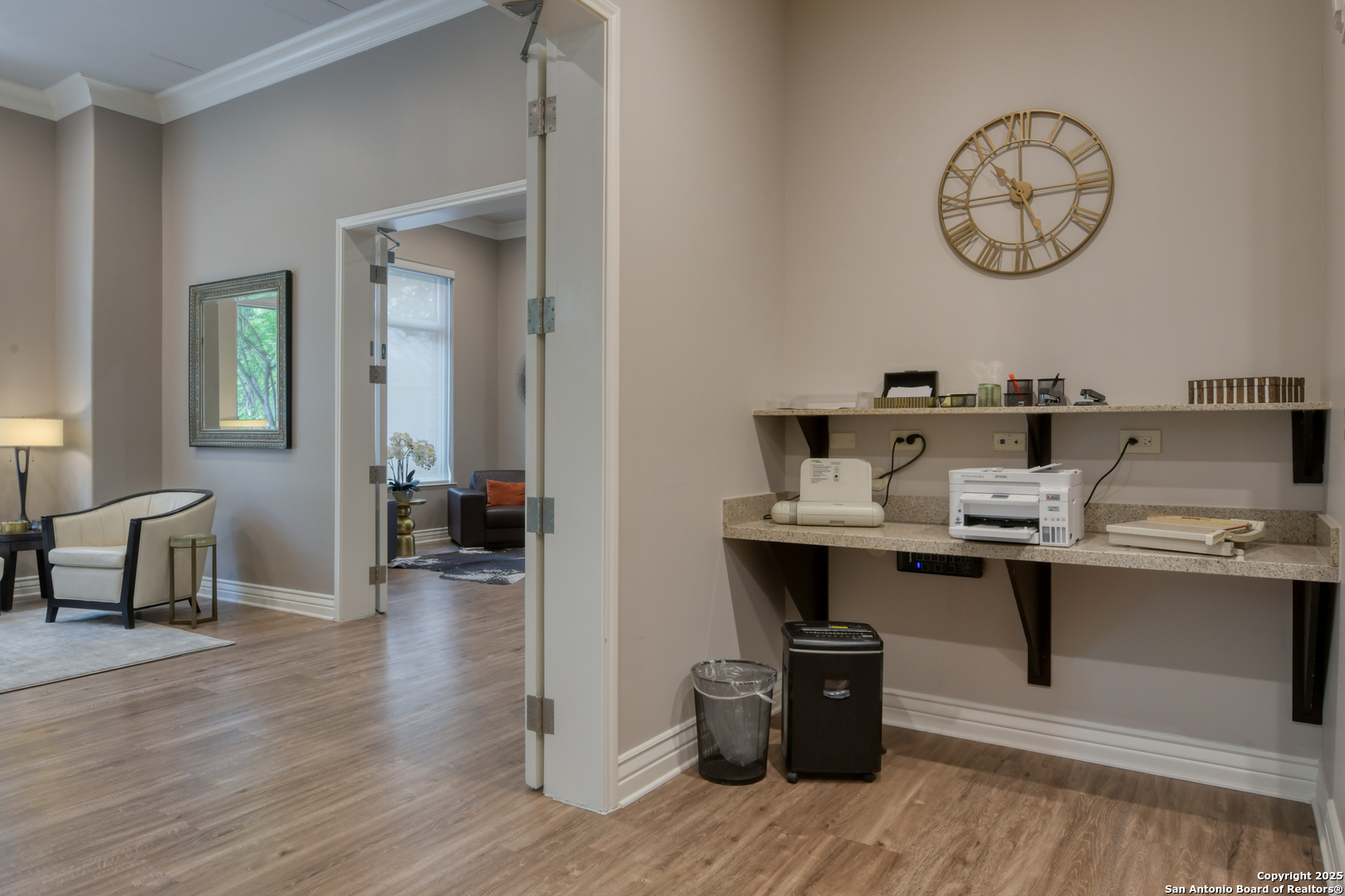 215 N Center St. Unit: 206