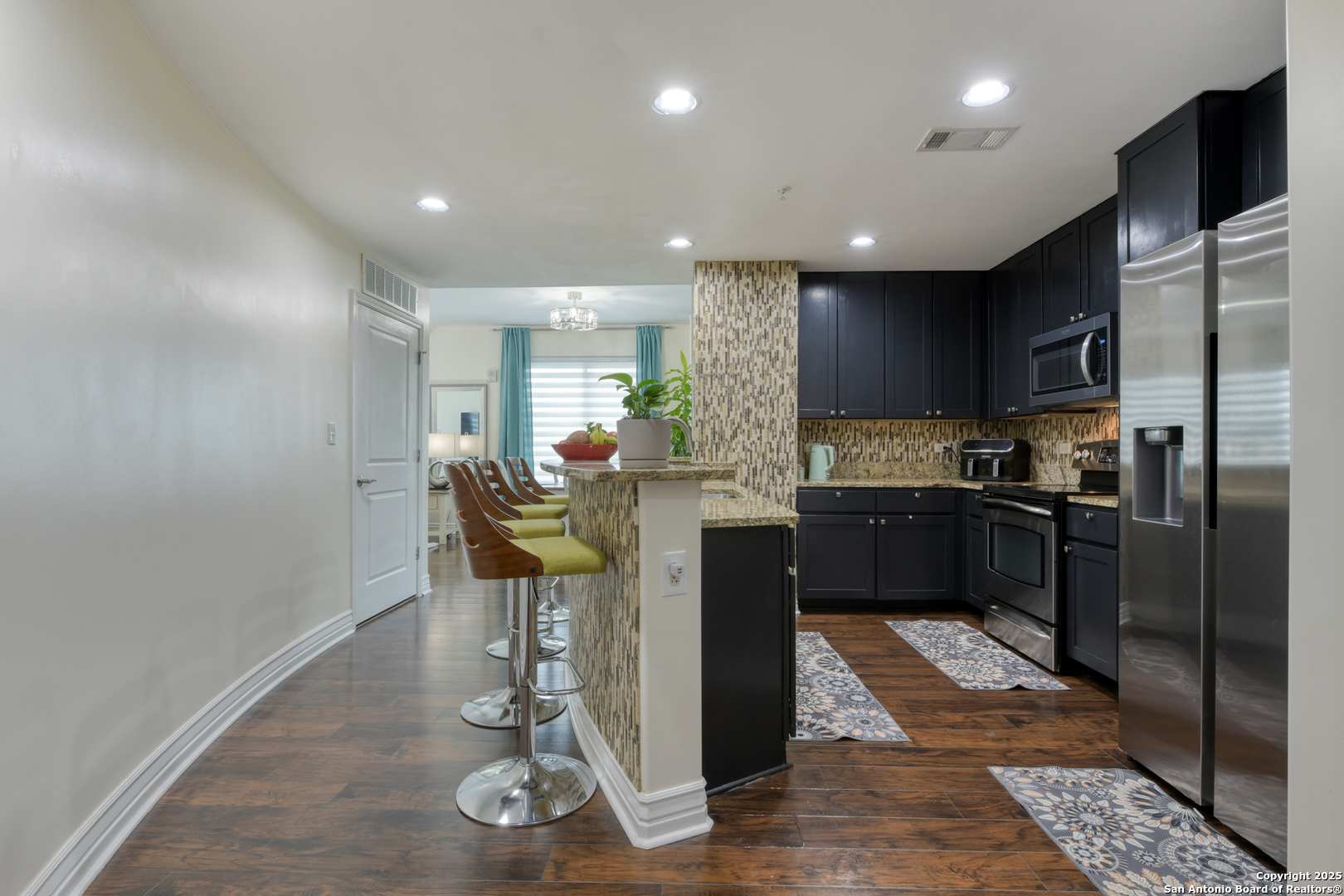 215 N Center St. Unit: 206