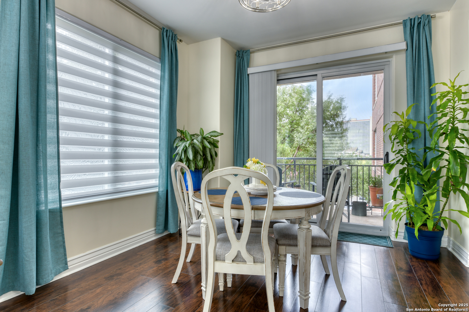 215 N Center St. Unit: 206