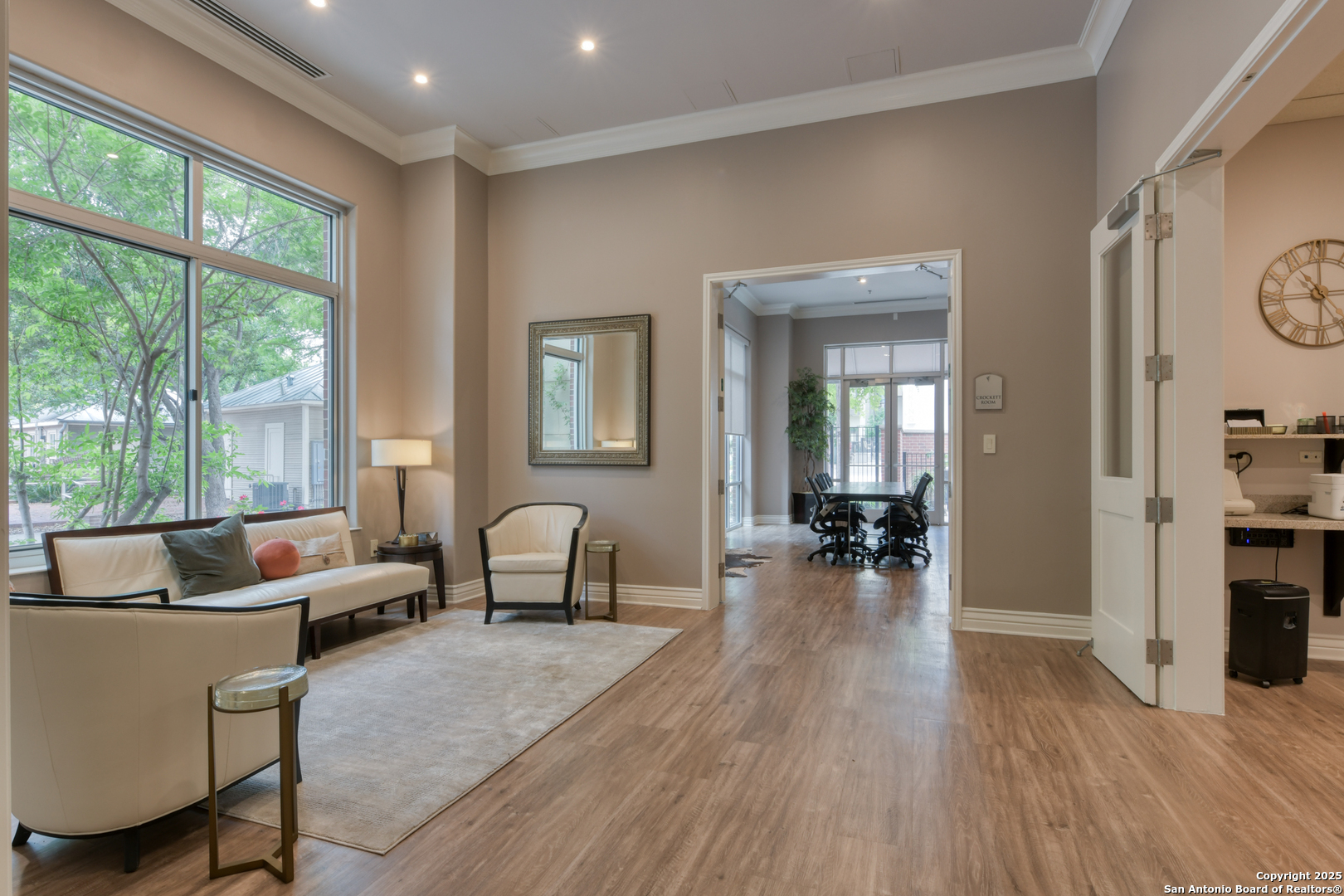 215 N Center St. Unit: 206