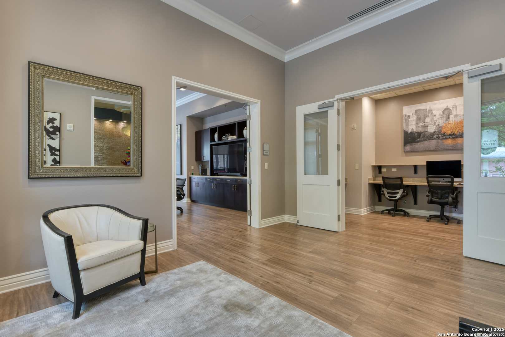 215 N Center St. Unit: 206