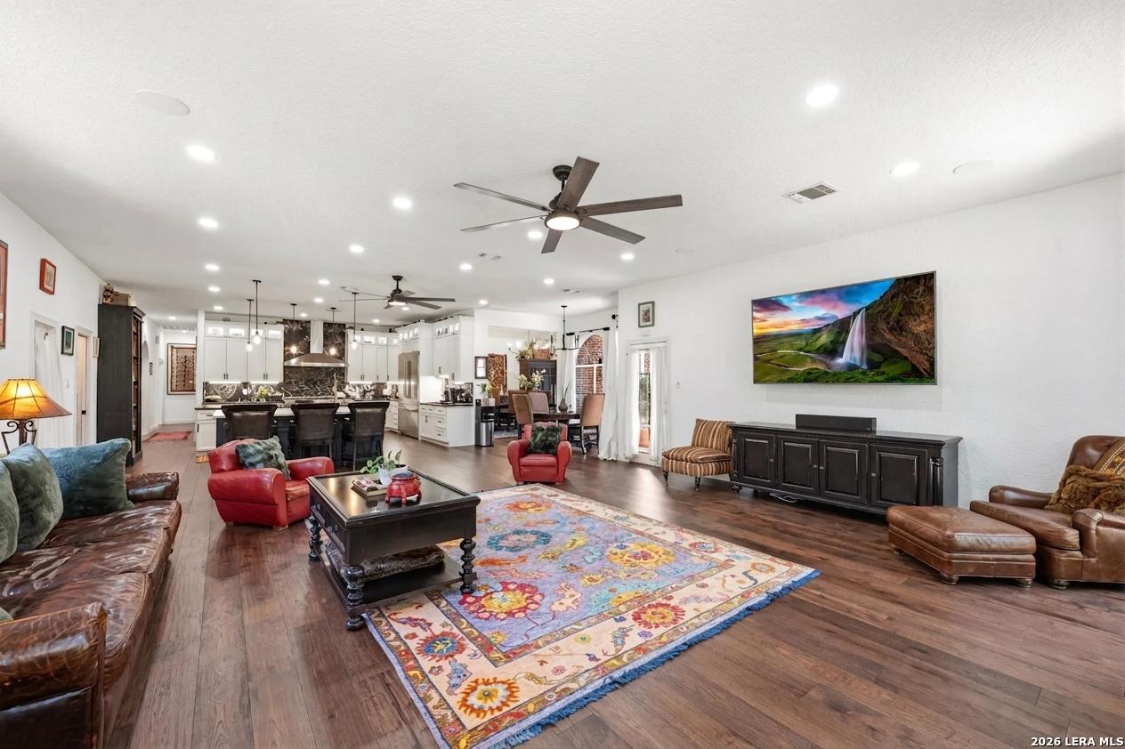 2 Charterwood