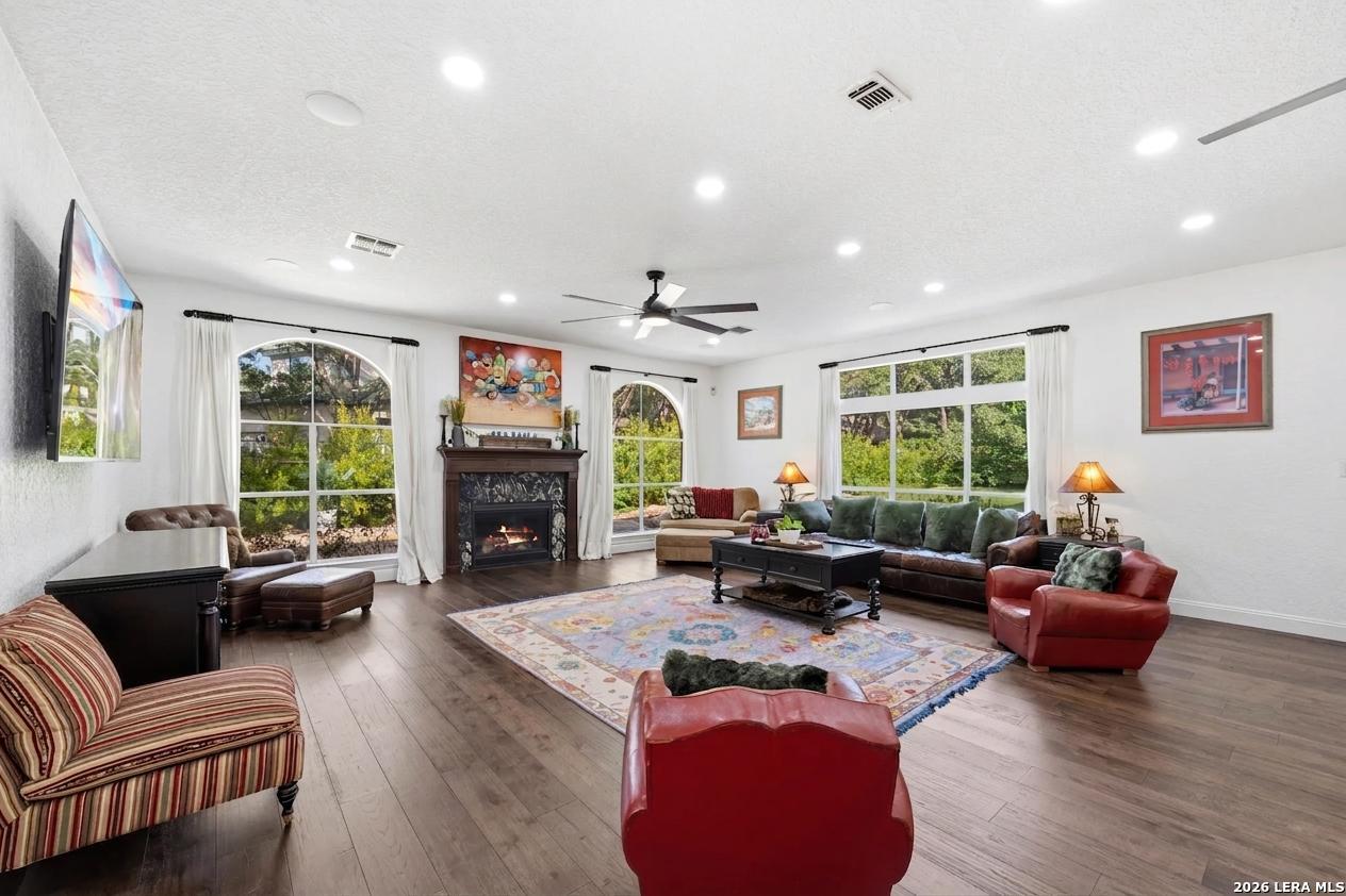2 Charterwood