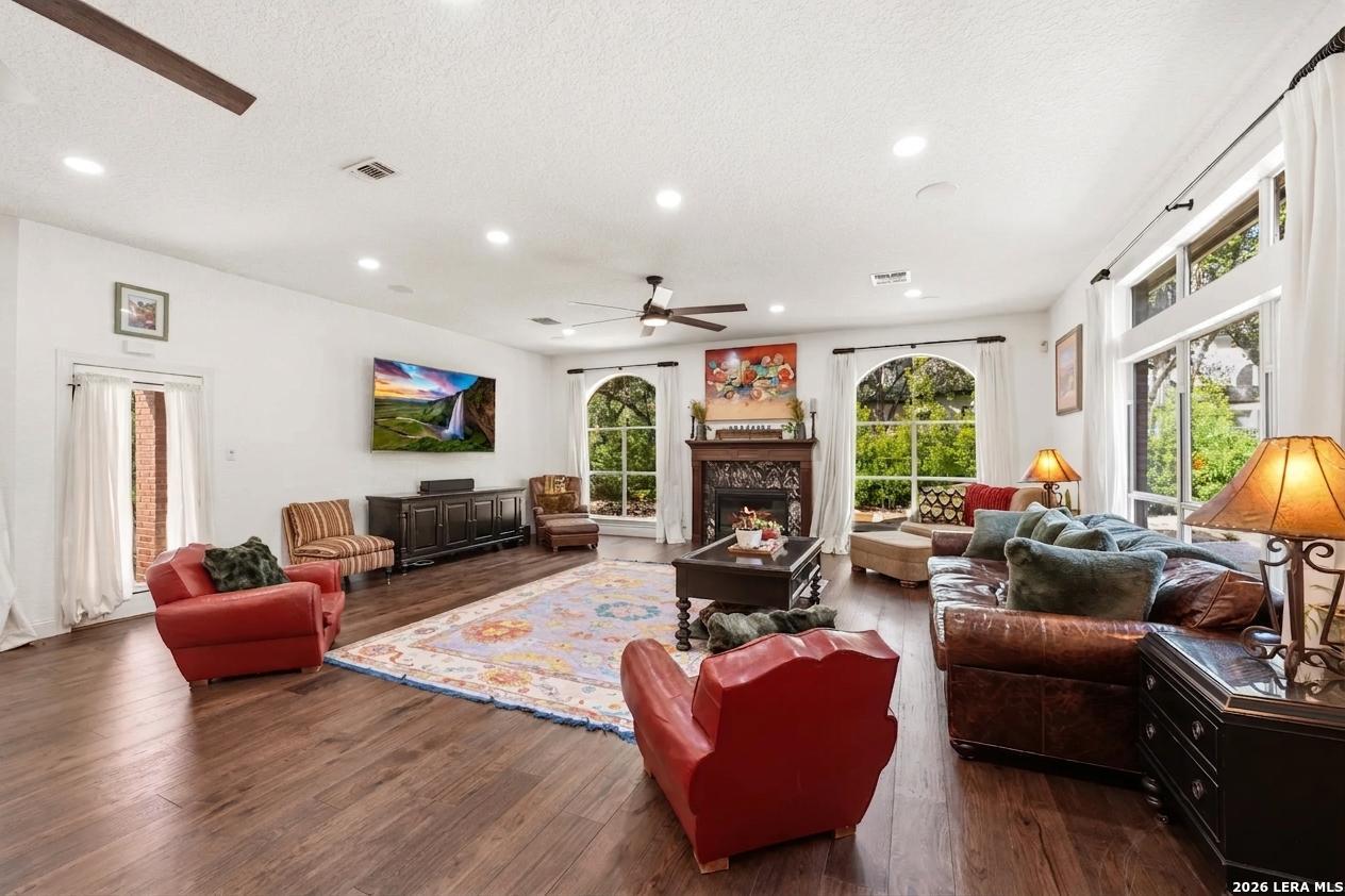 2 Charterwood