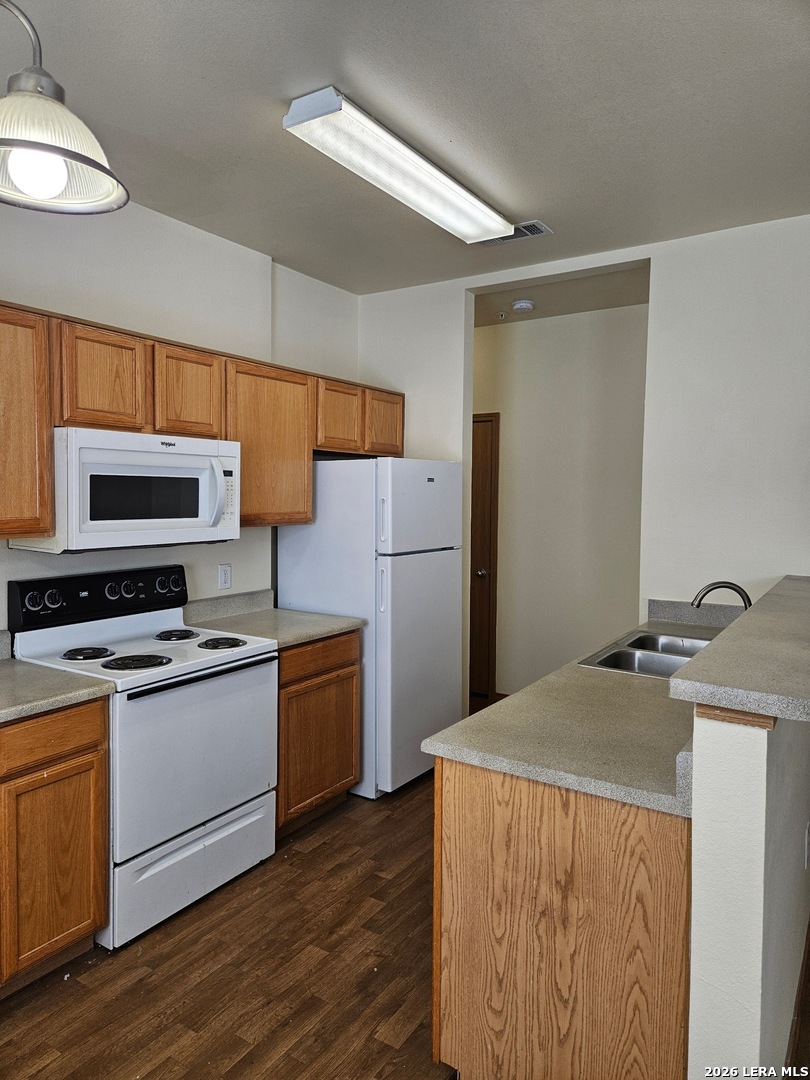 1000 Diamond Dr - Units 1301-1304