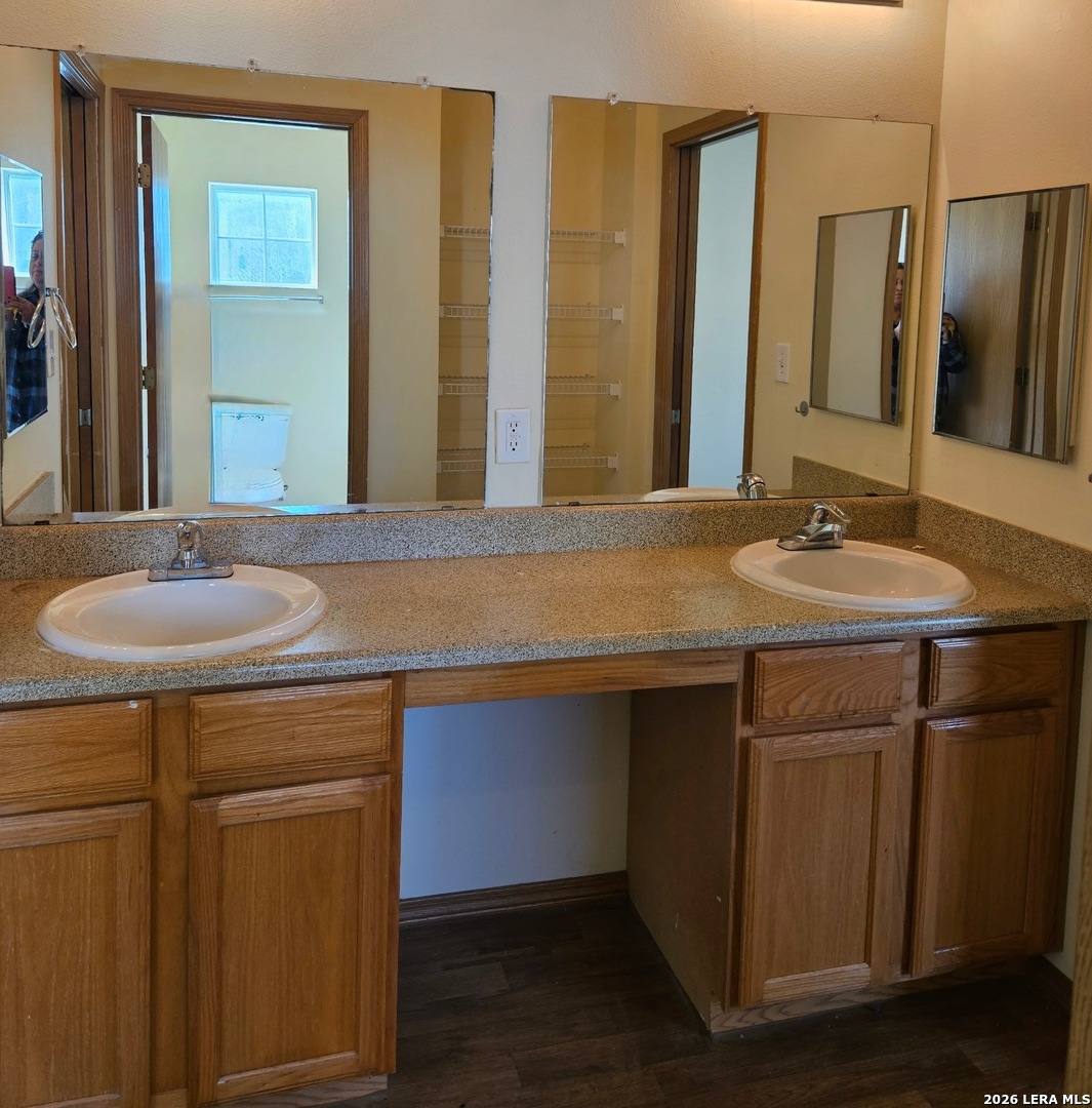 1000 Diamond Dr - Units 1301-1304