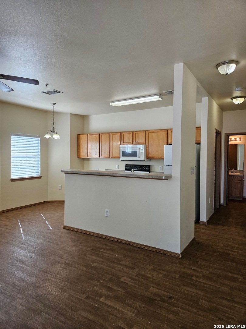 1000 Diamond Dr - Units 1301-1304
