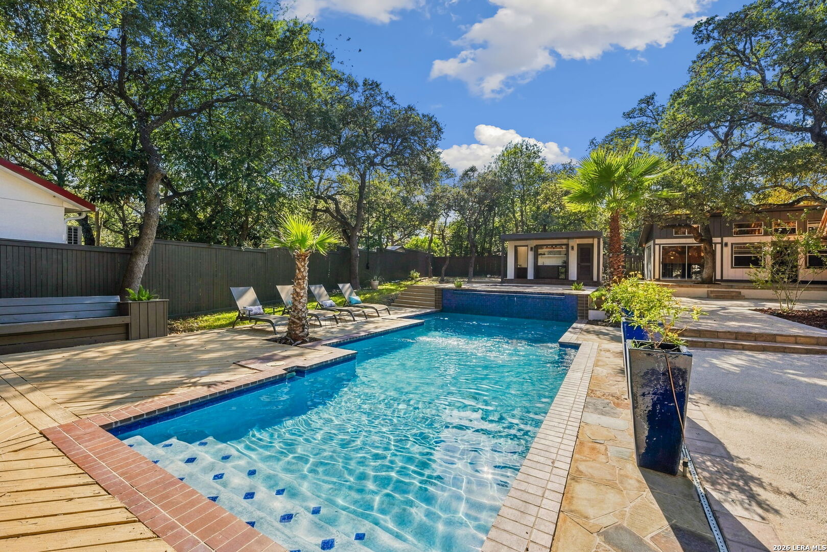 6 SLEEPY COVE ST