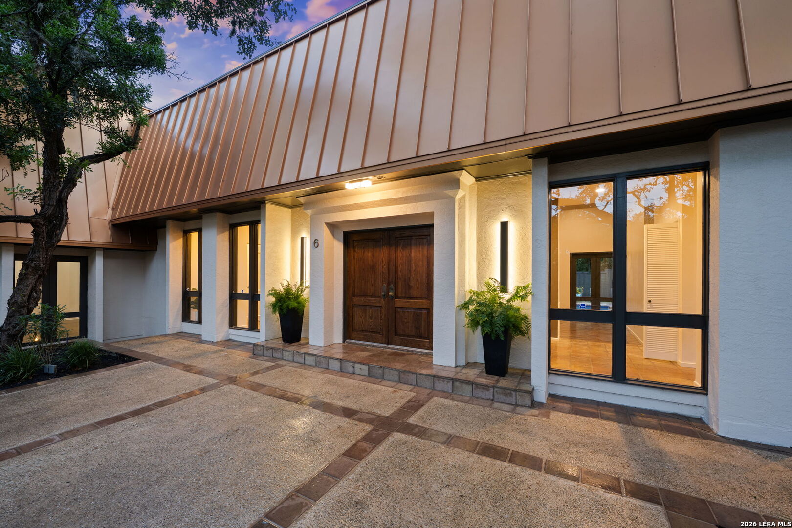 6 SLEEPY COVE ST