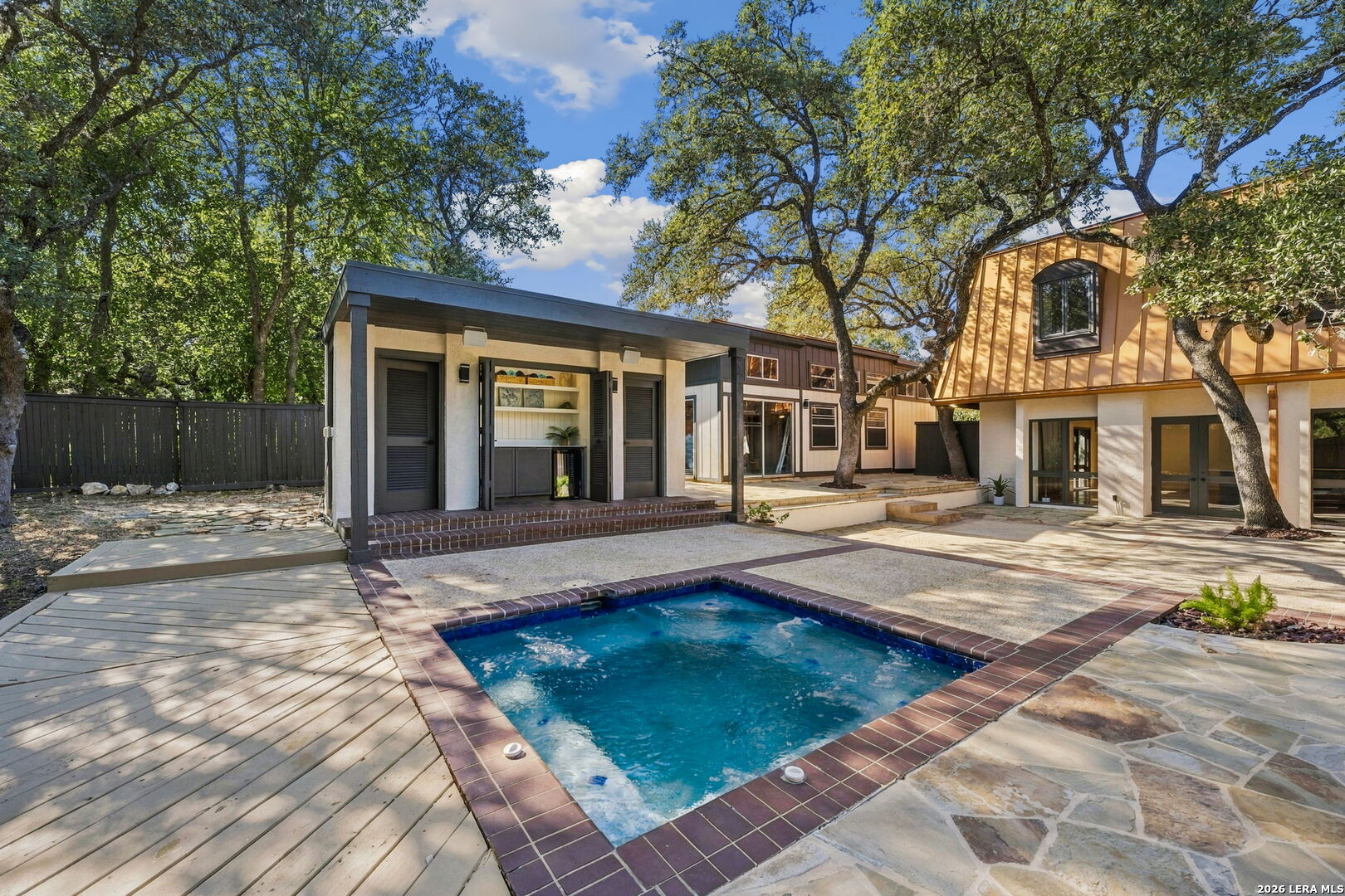 6 SLEEPY COVE ST