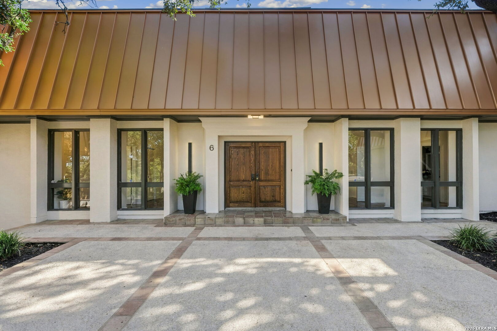 6 SLEEPY COVE ST