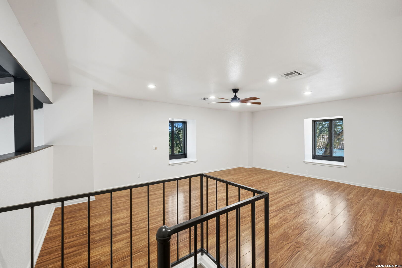 6 SLEEPY COVE ST