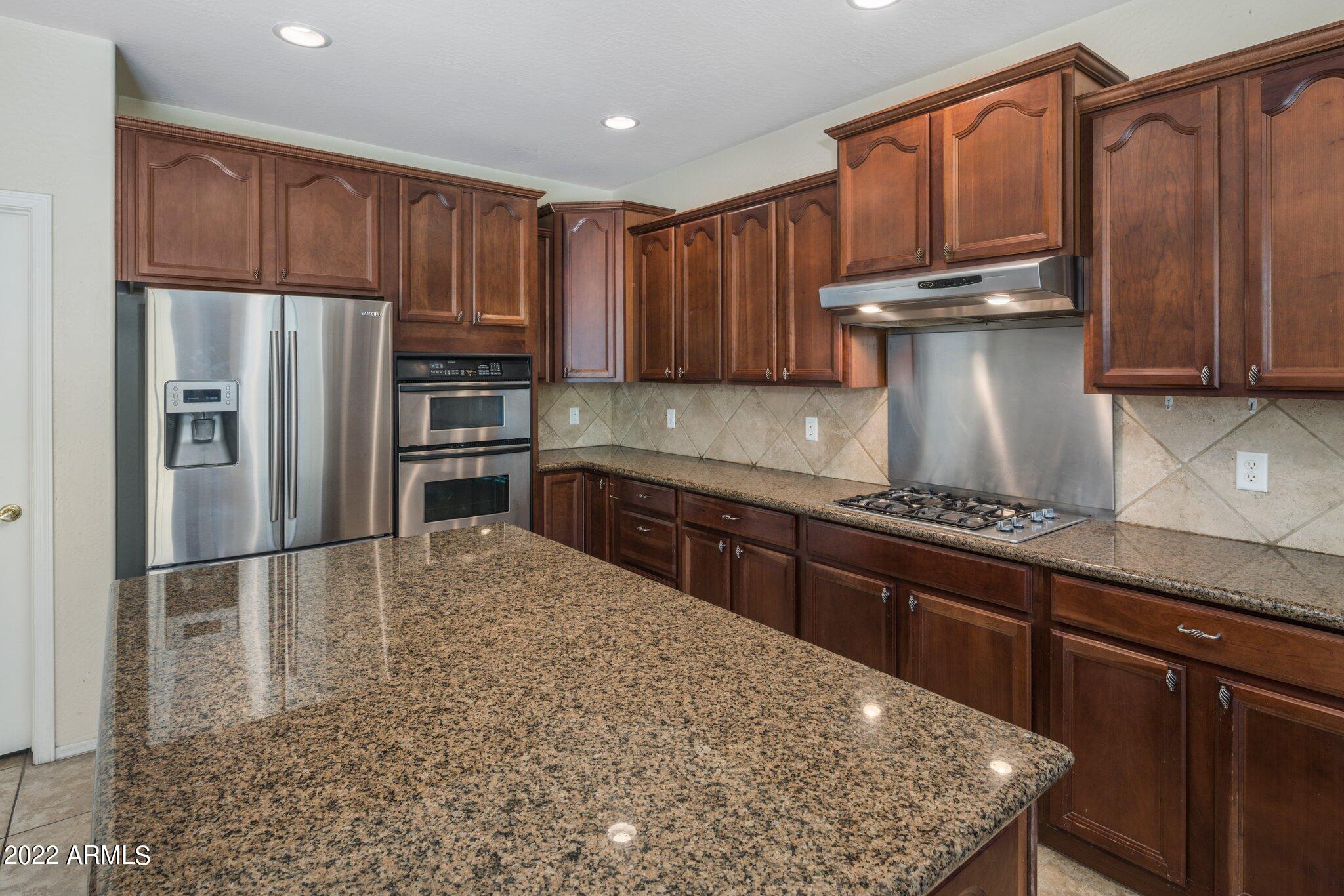 16976 N 98TH Place