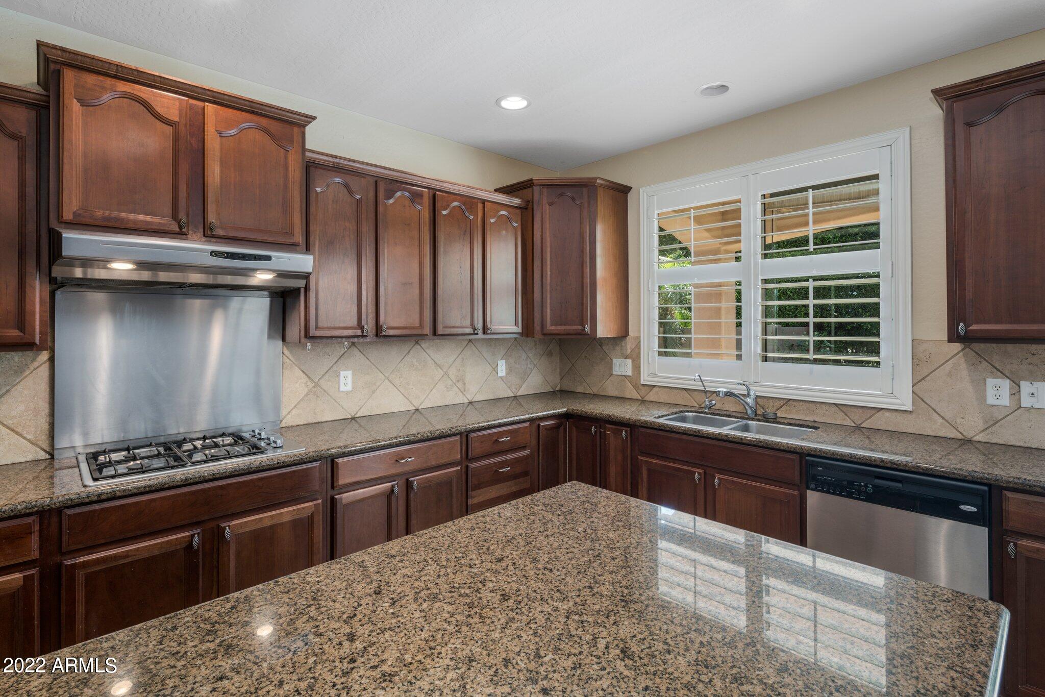 16976 N 98TH Place