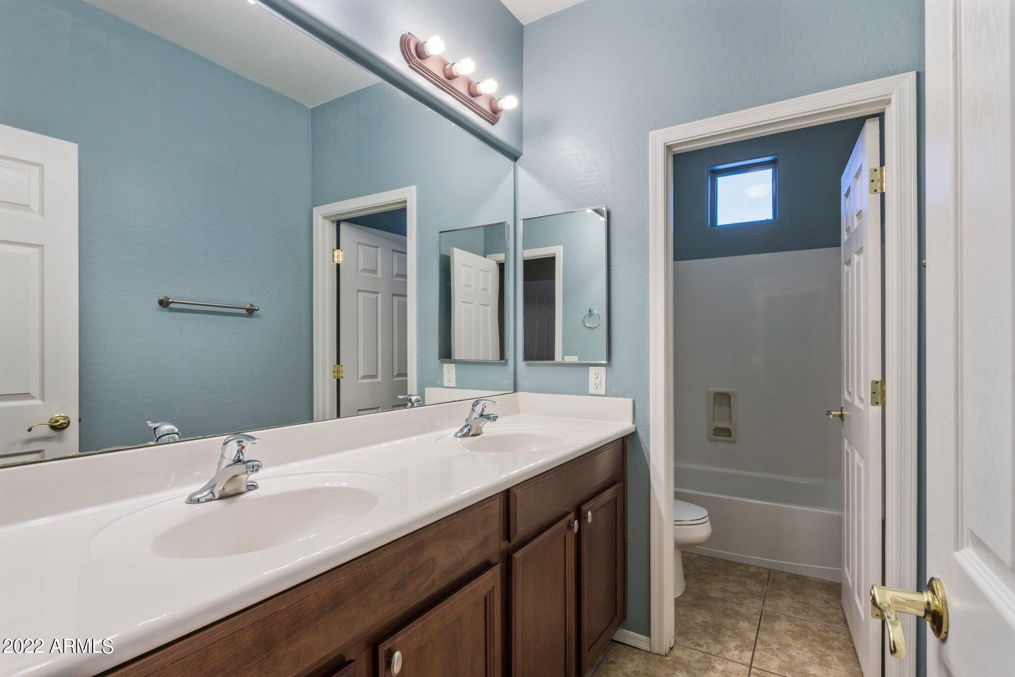 16976 N 98TH Place