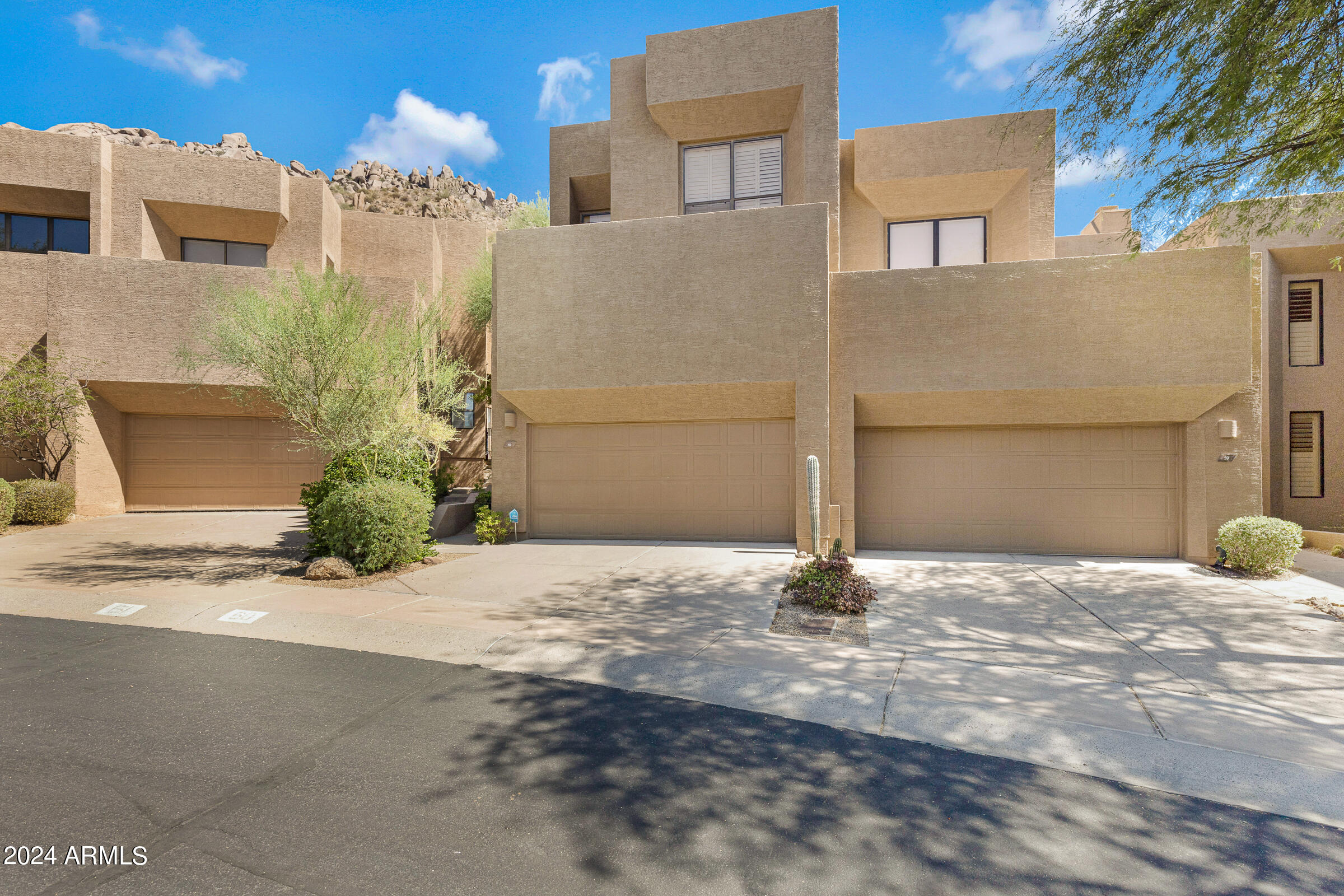 25555 N Windy Walk Drive, 60