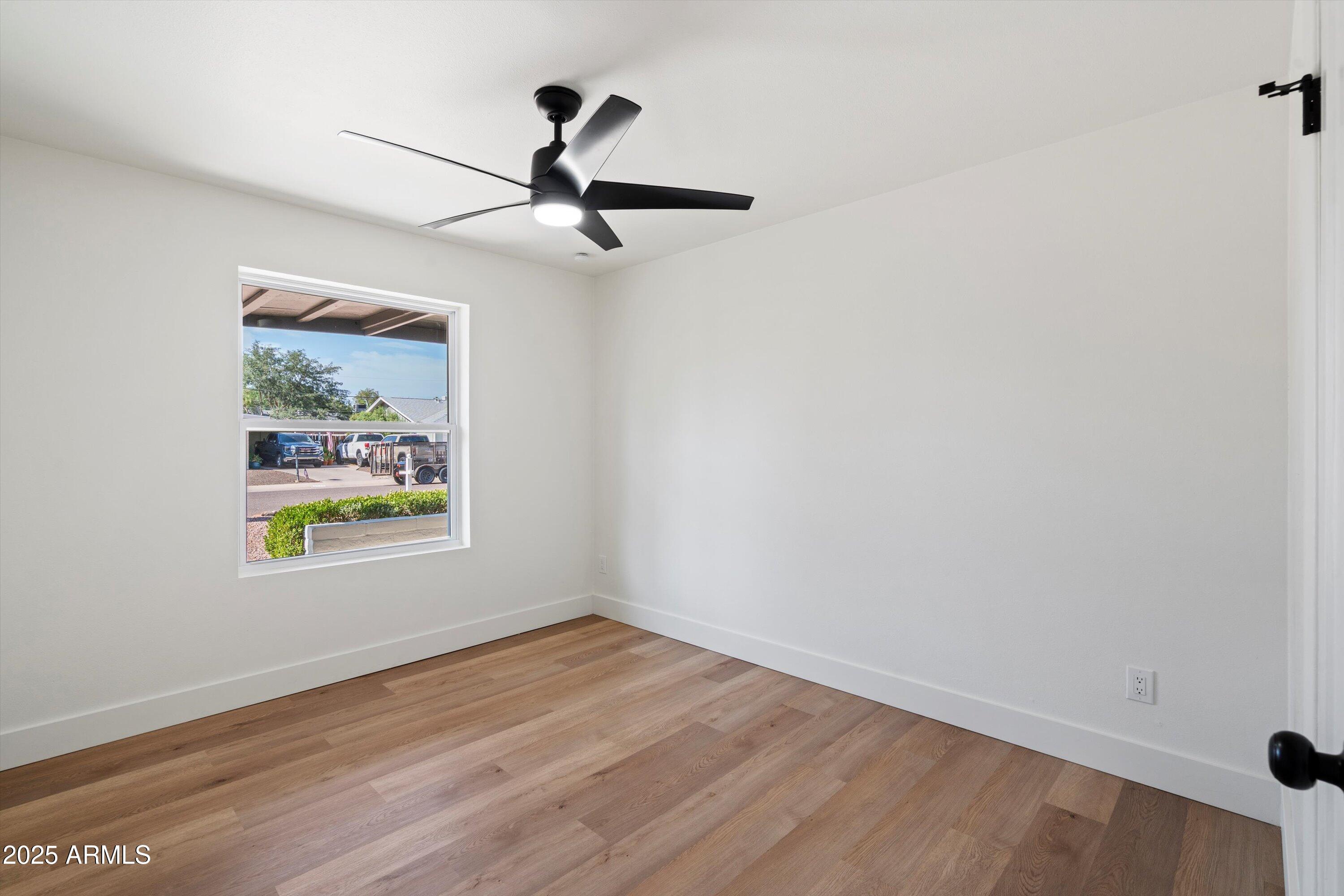 1713 W ROYAL PALM Road