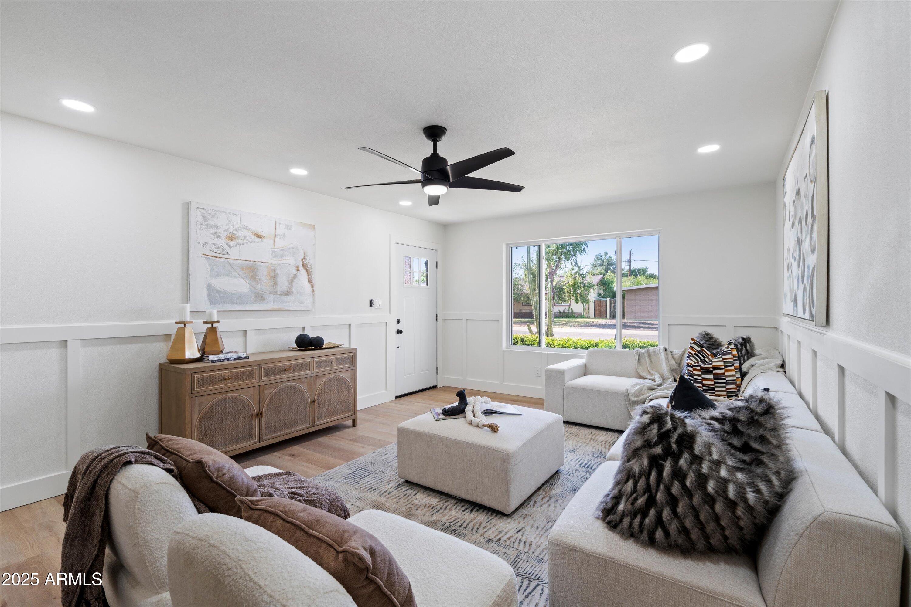 1713 W ROYAL PALM Road