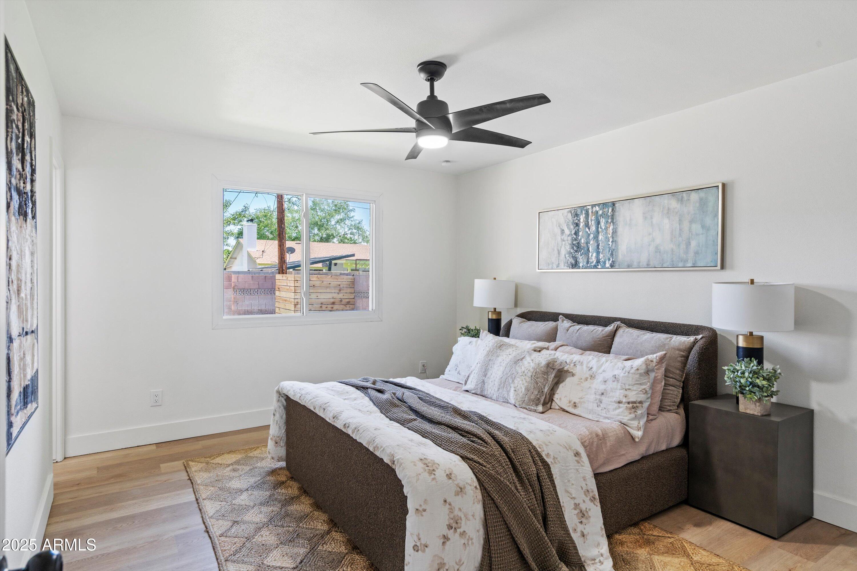 1713 W ROYAL PALM Road