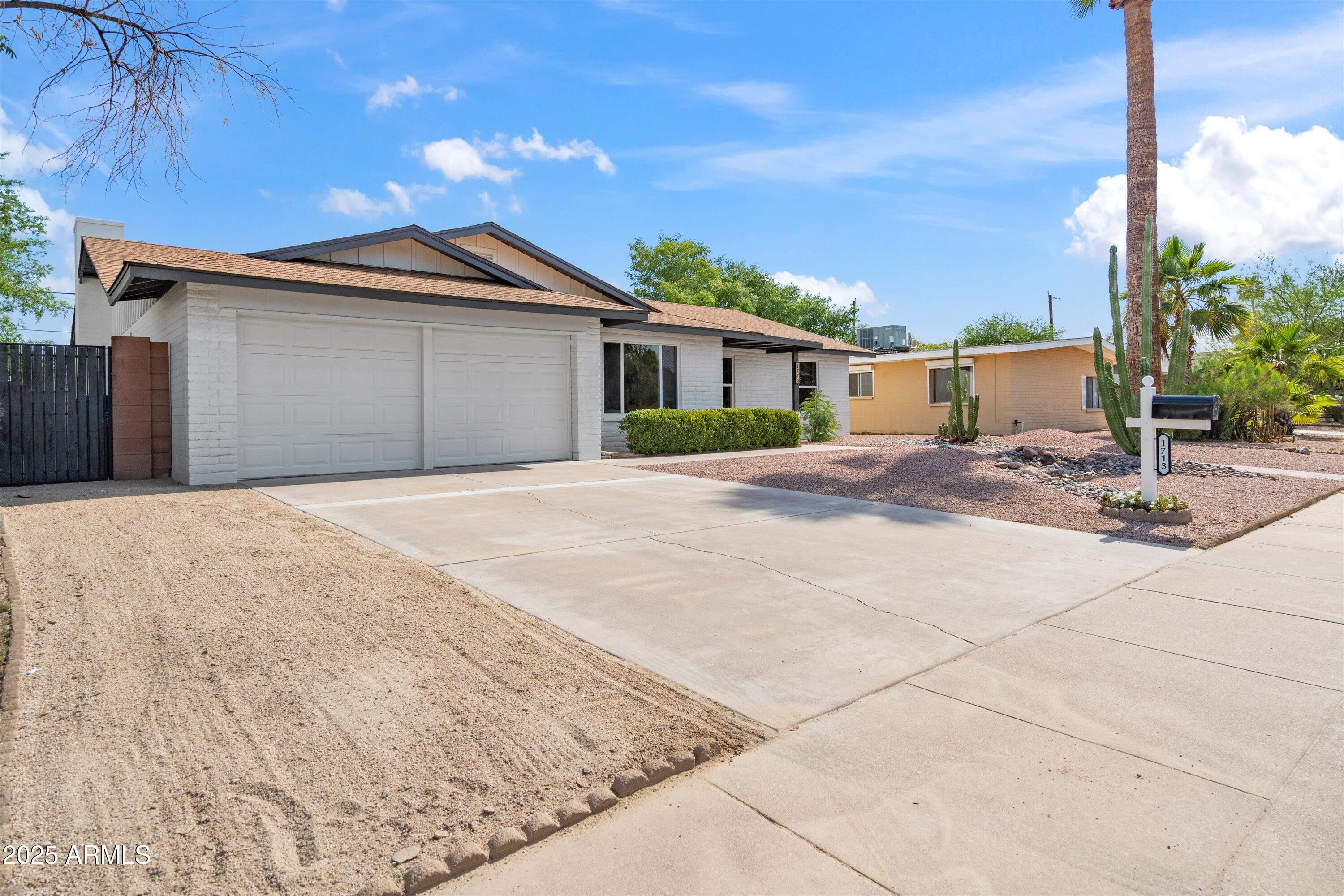 1713 W ROYAL PALM Road