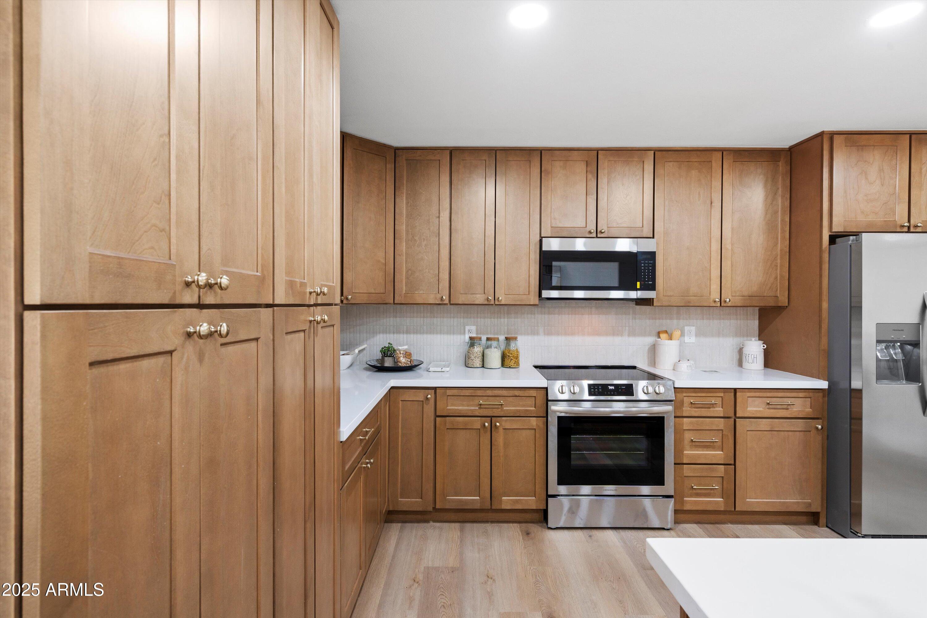 1713 W ROYAL PALM Road