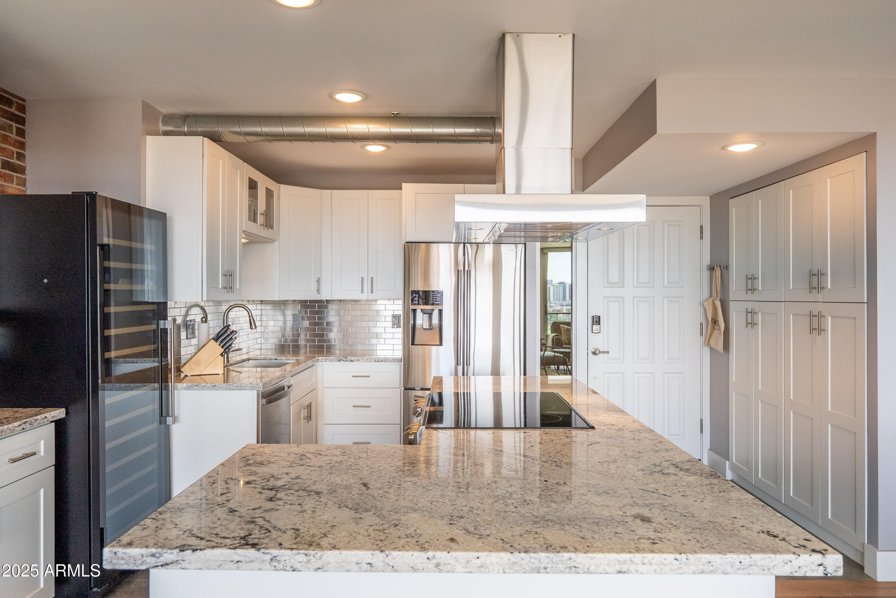 2323 N CENTRAL Avenue, 1502