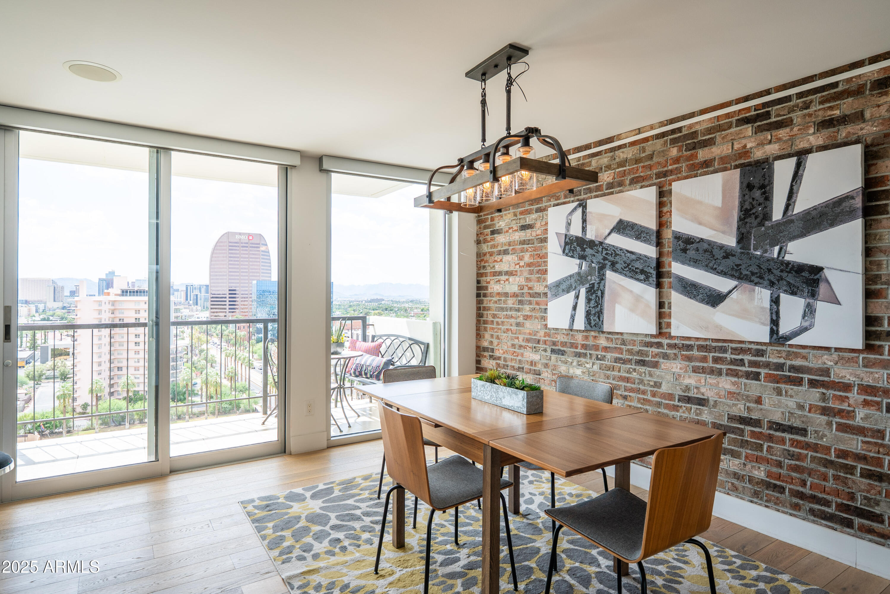 2323 N CENTRAL Avenue, 1502