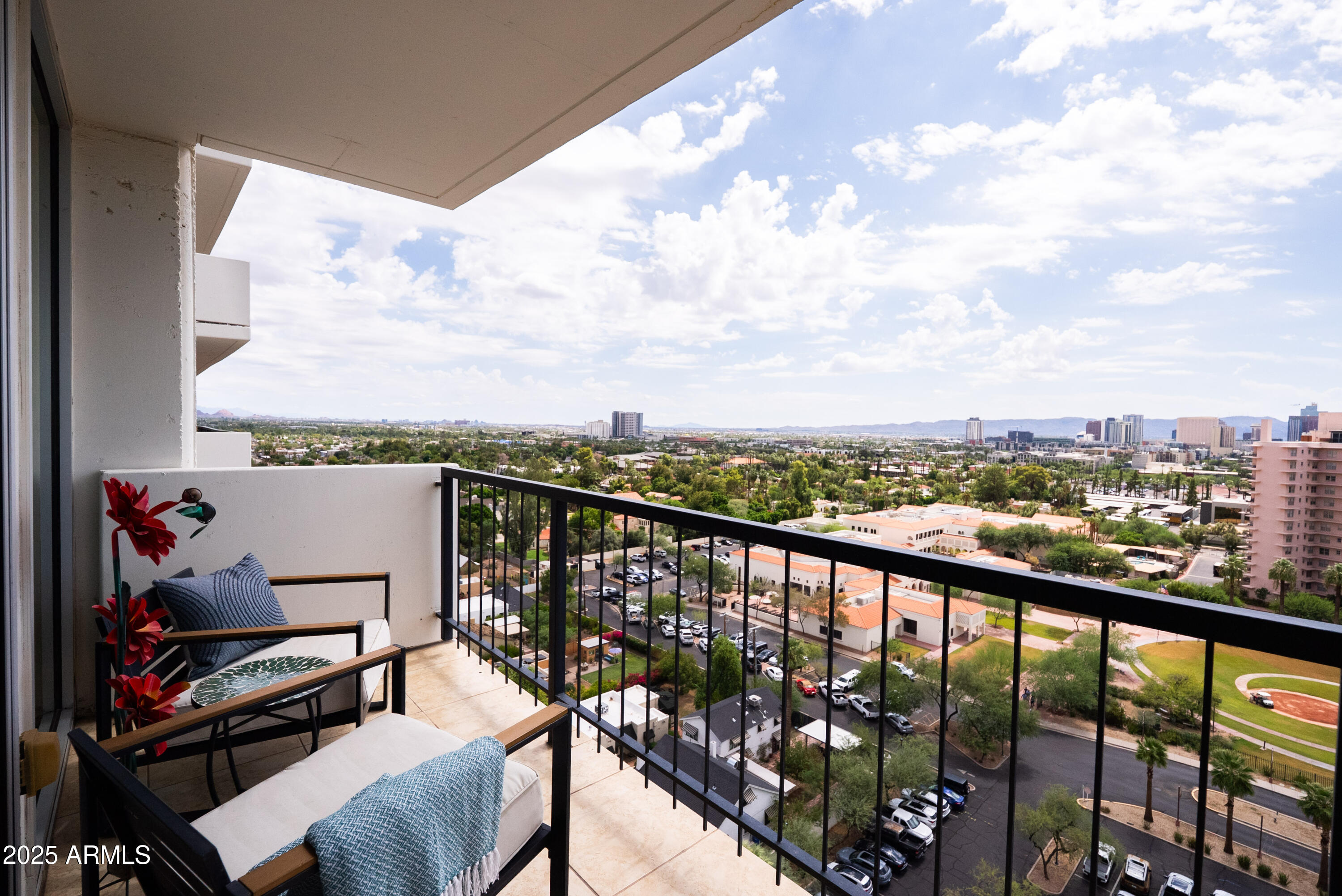 2323 N CENTRAL Avenue, 1502