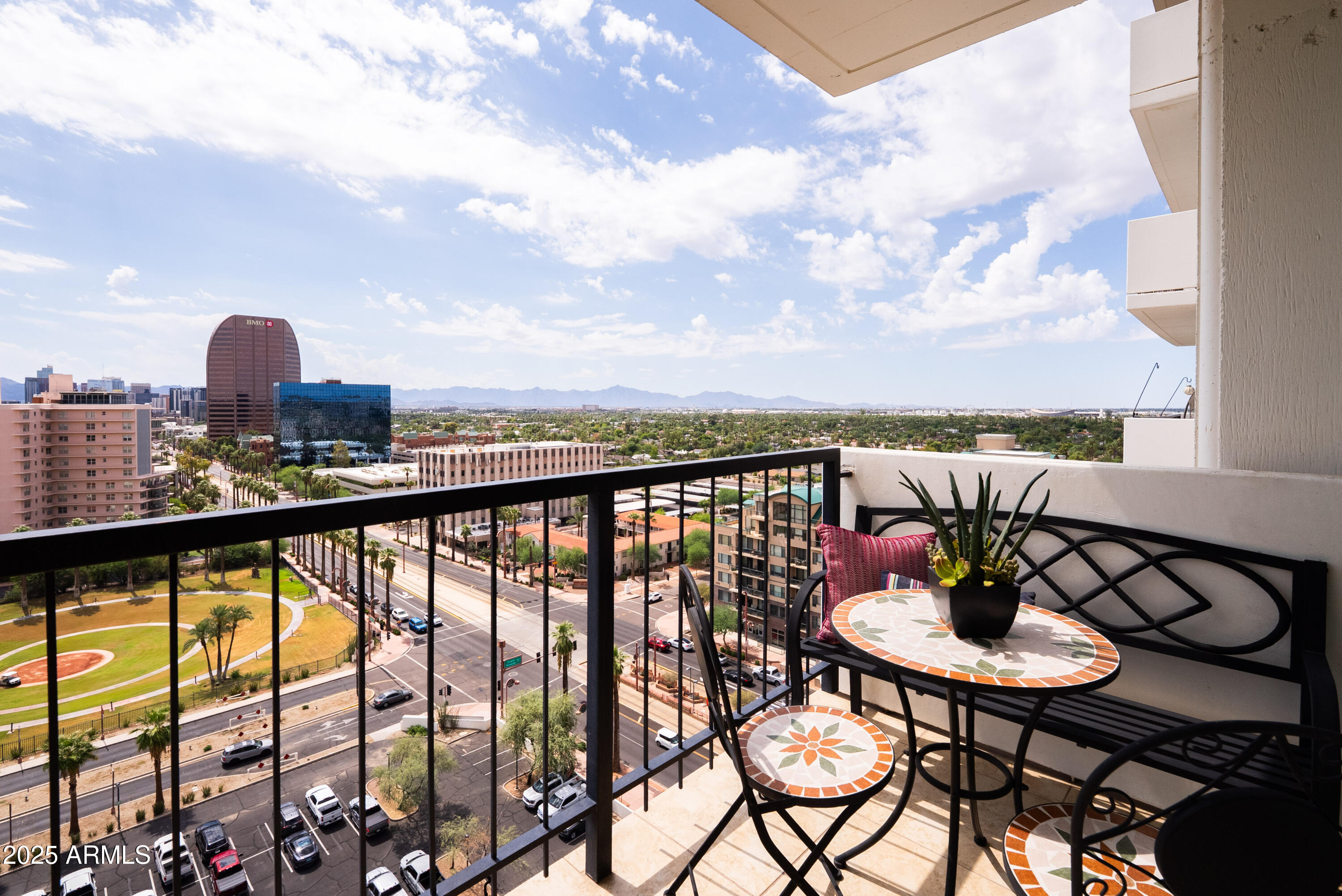 2323 N CENTRAL Avenue, 1502