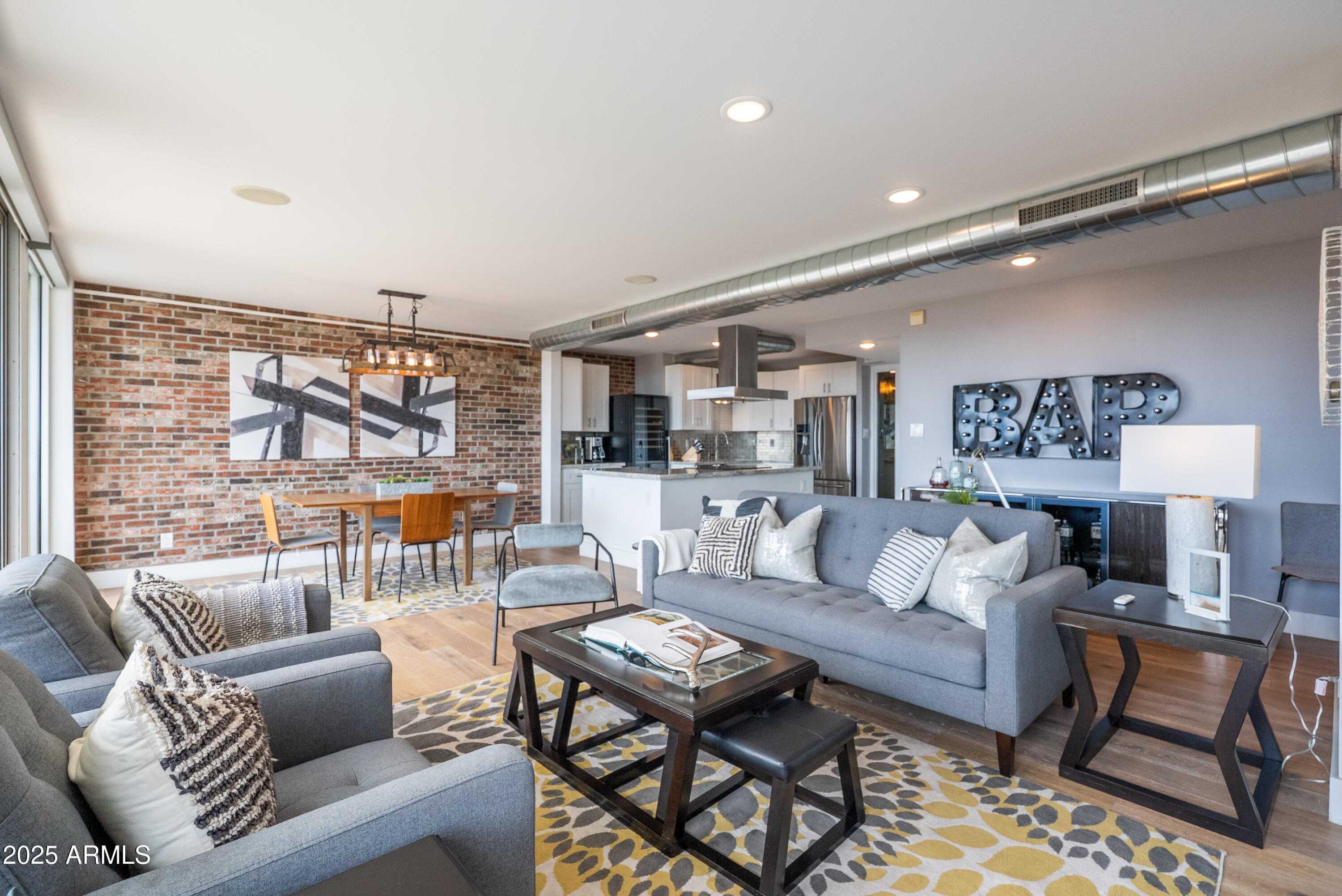 2323 N CENTRAL Avenue, 1502